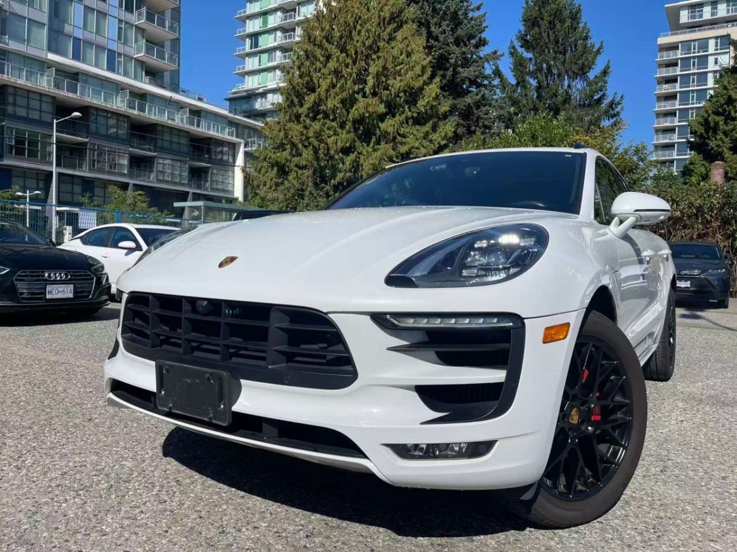 2018 Porsche Macan GTS AWD alt 5