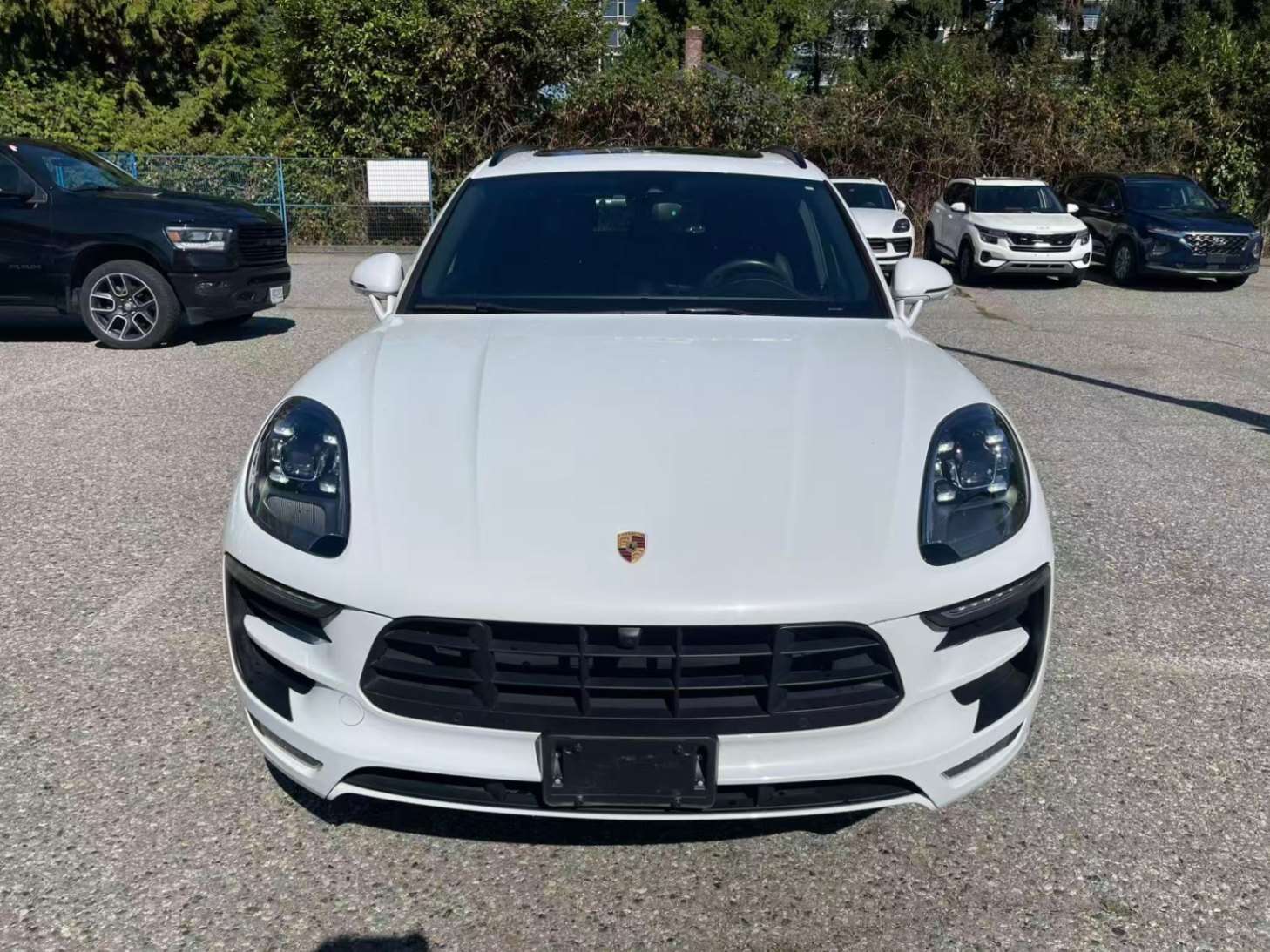 2018 Porsche Macan GTS AWD alt 3