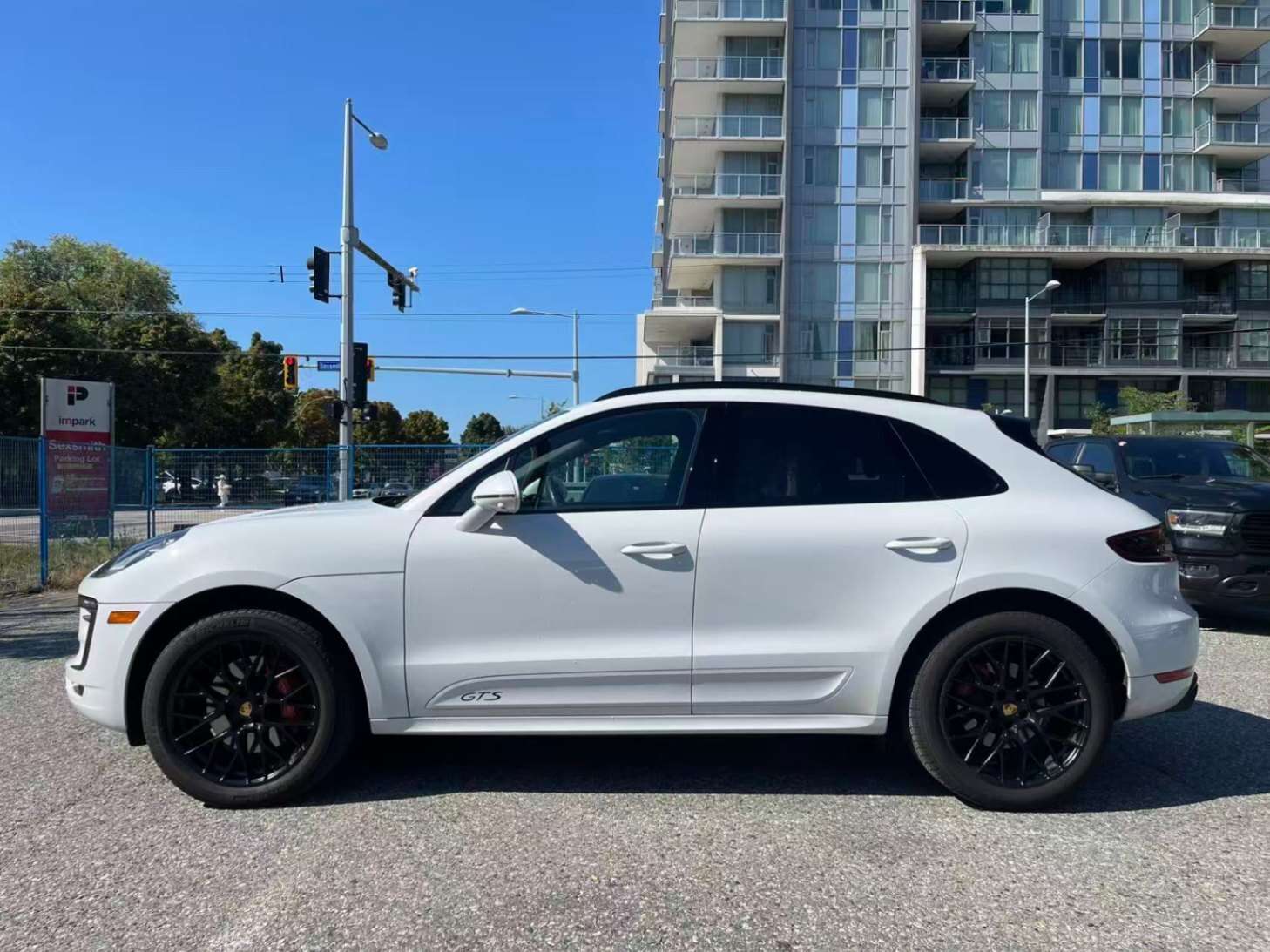 2018 Porsche Macan GTS AWD alt 4