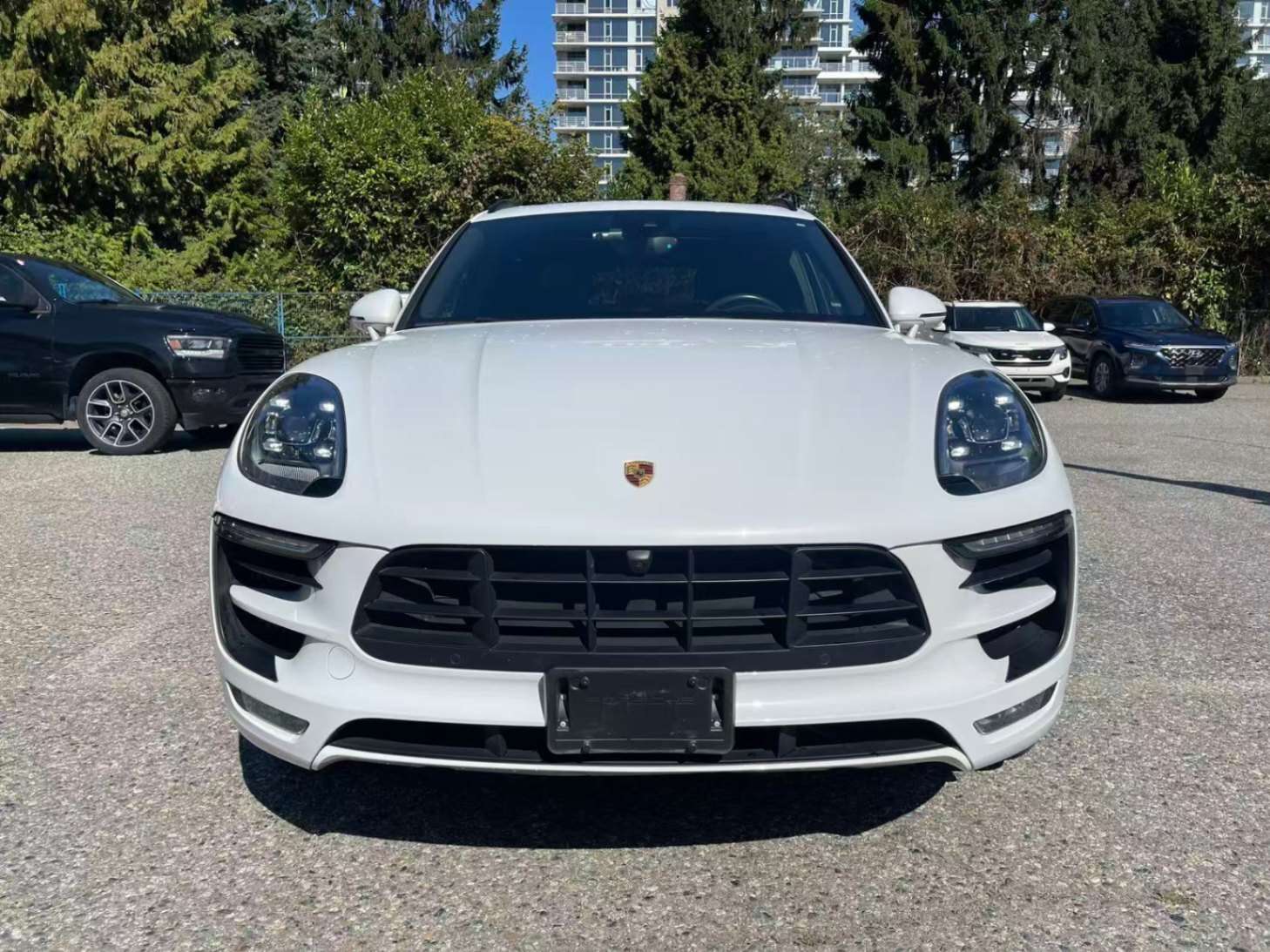 2018 Porsche Macan GTS AWD alt 2