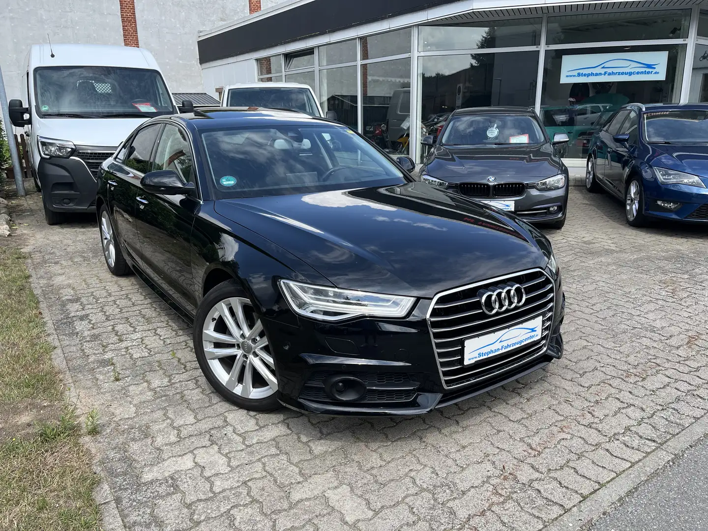 Audi A6 2.0 TDI Ultra mit ,,Audi-Scheckheft,Navi,AHK….. Black - 1