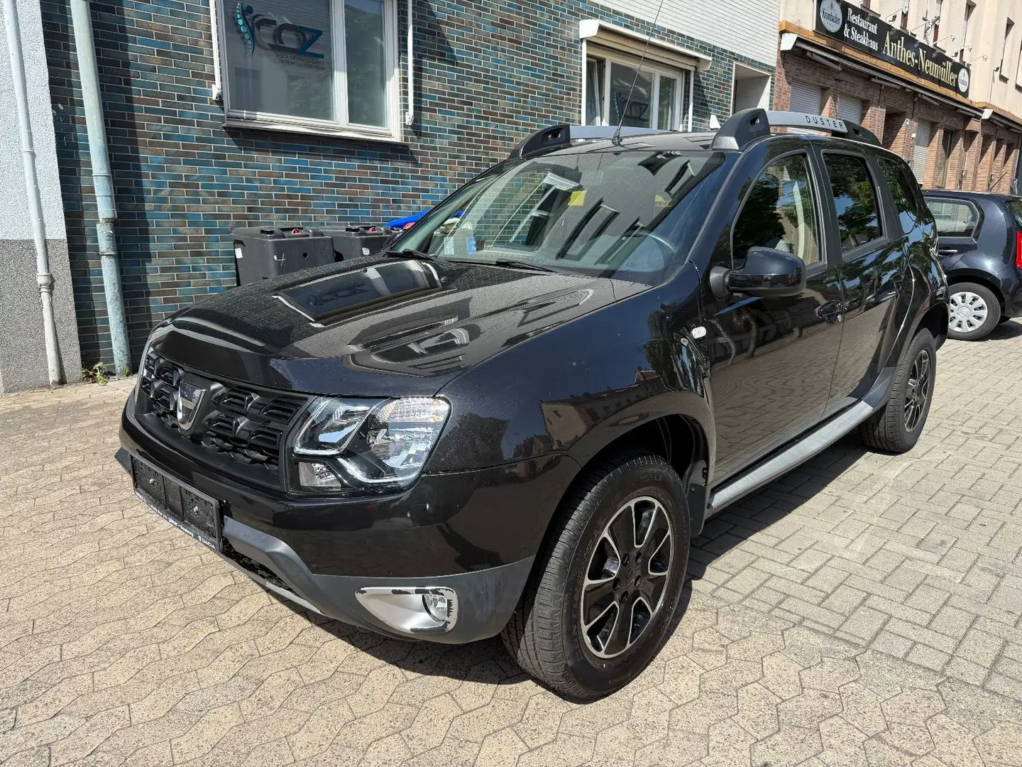 Dacia Duster I Black Shadow 4x2*Automatik/Navi/Kamera* Schwarz - 1