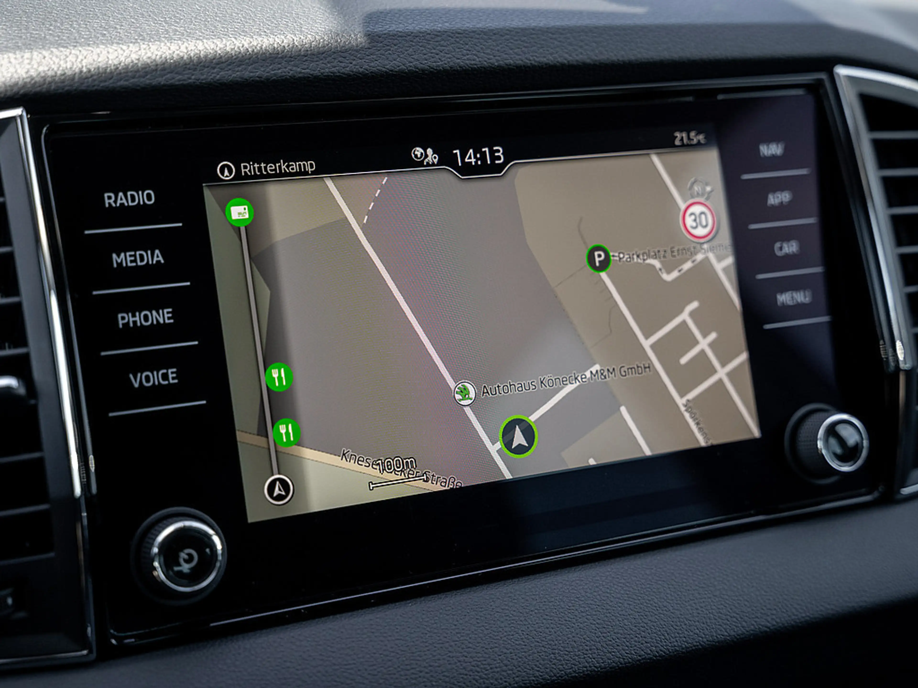 Skoda Karoq 2.0 TDI Clever AHK KAM LED SHZ PDC NAVI — photo 7