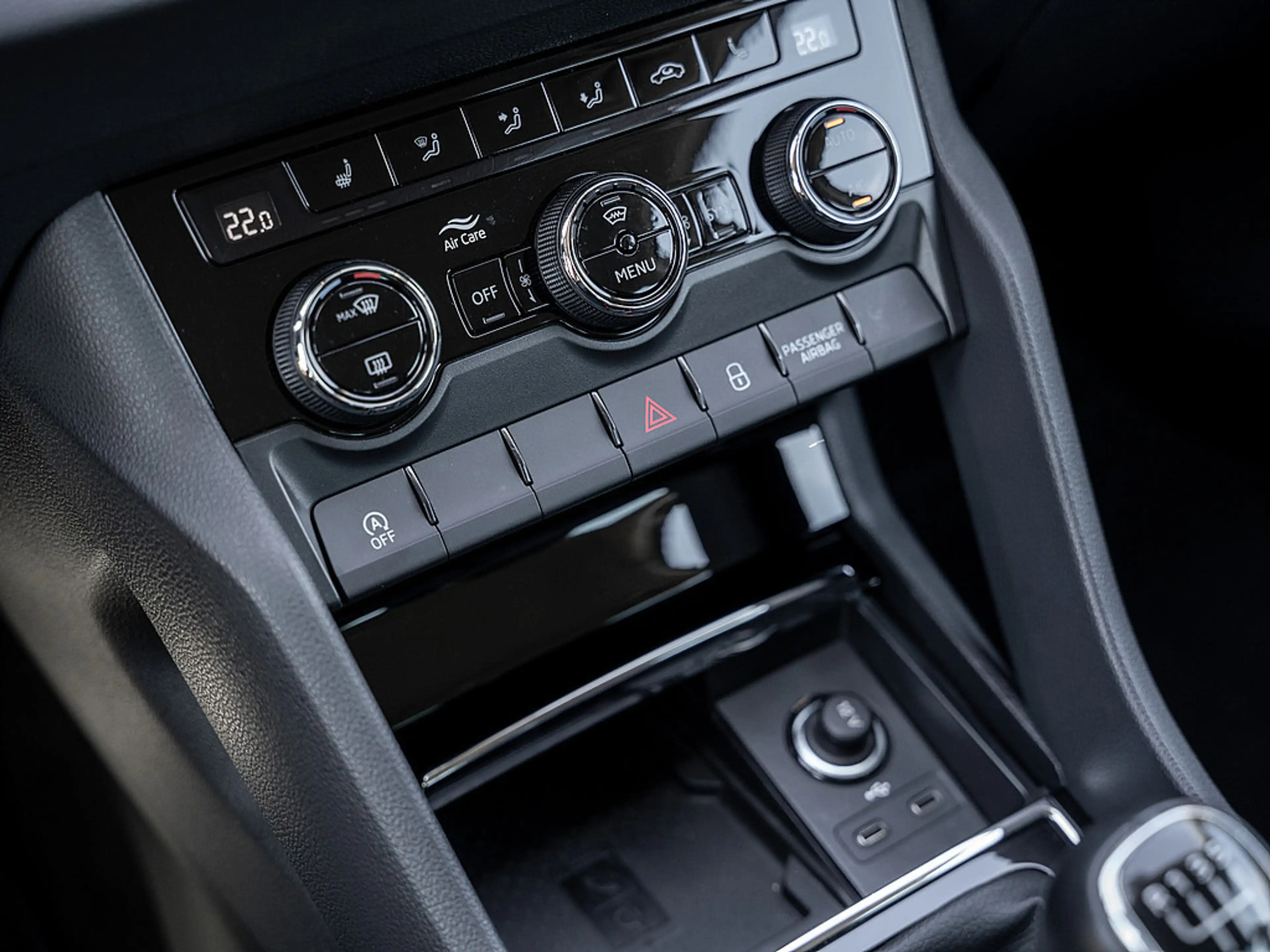 Skoda Karoq 2.0 TDI Clever AHK KAM LED SHZ PDC NAVI — photo 8
