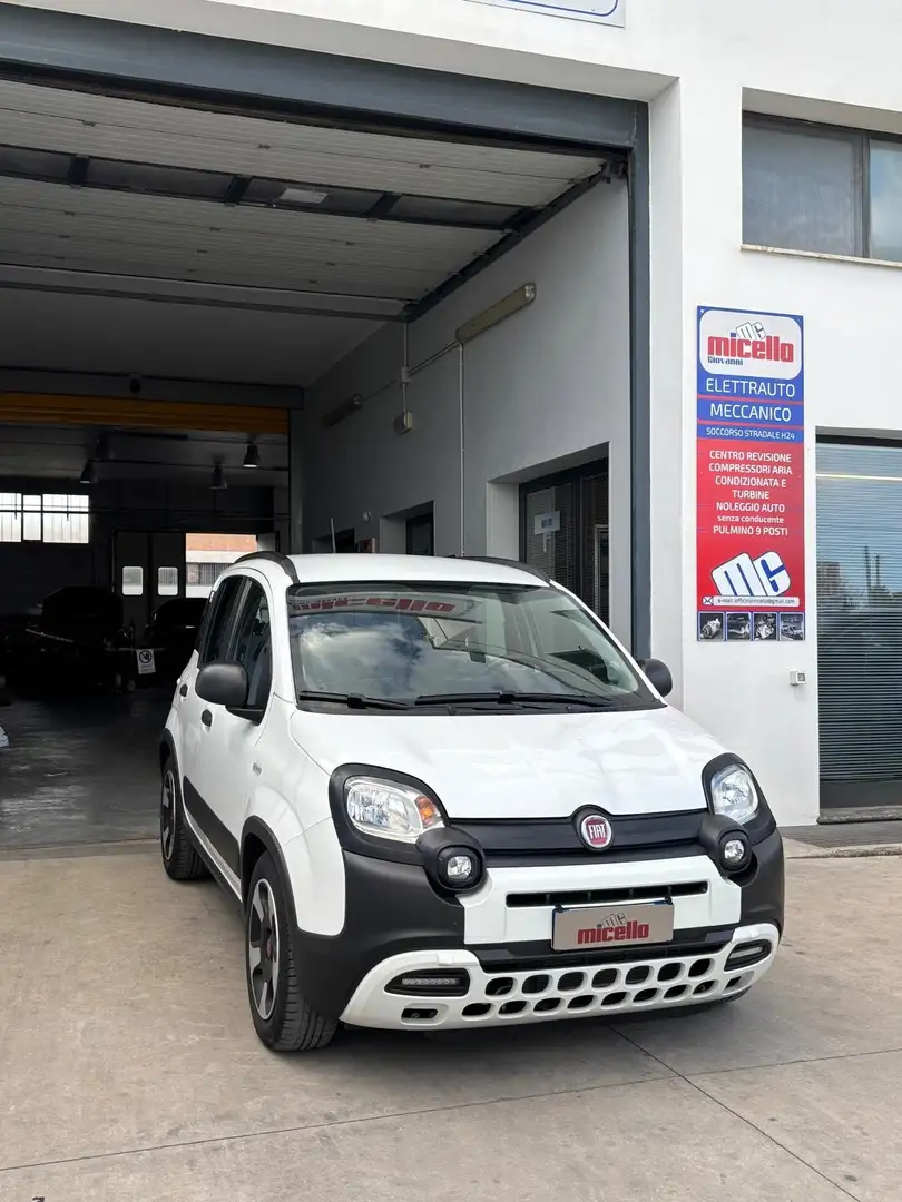 Fiat Panda Panda 1.0 firefly hybrid City Cross s&s Bianco - 1