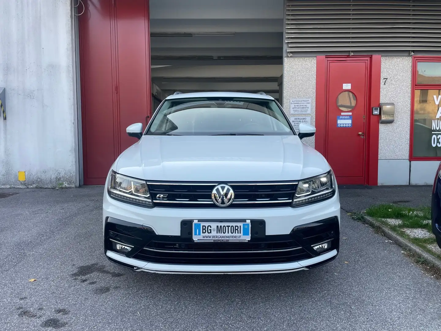 Volkswagen Tiguan Tiguan 1.5 tsi R-Line 130cv OK NEOPAT. Bianco - 2