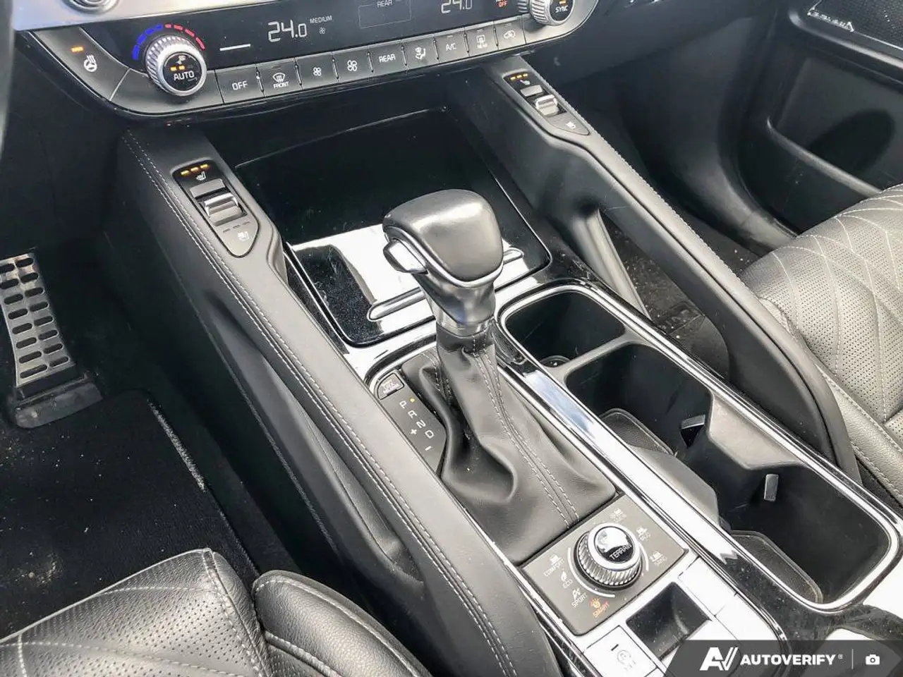 Kia Telluride снимка Kia Telluride