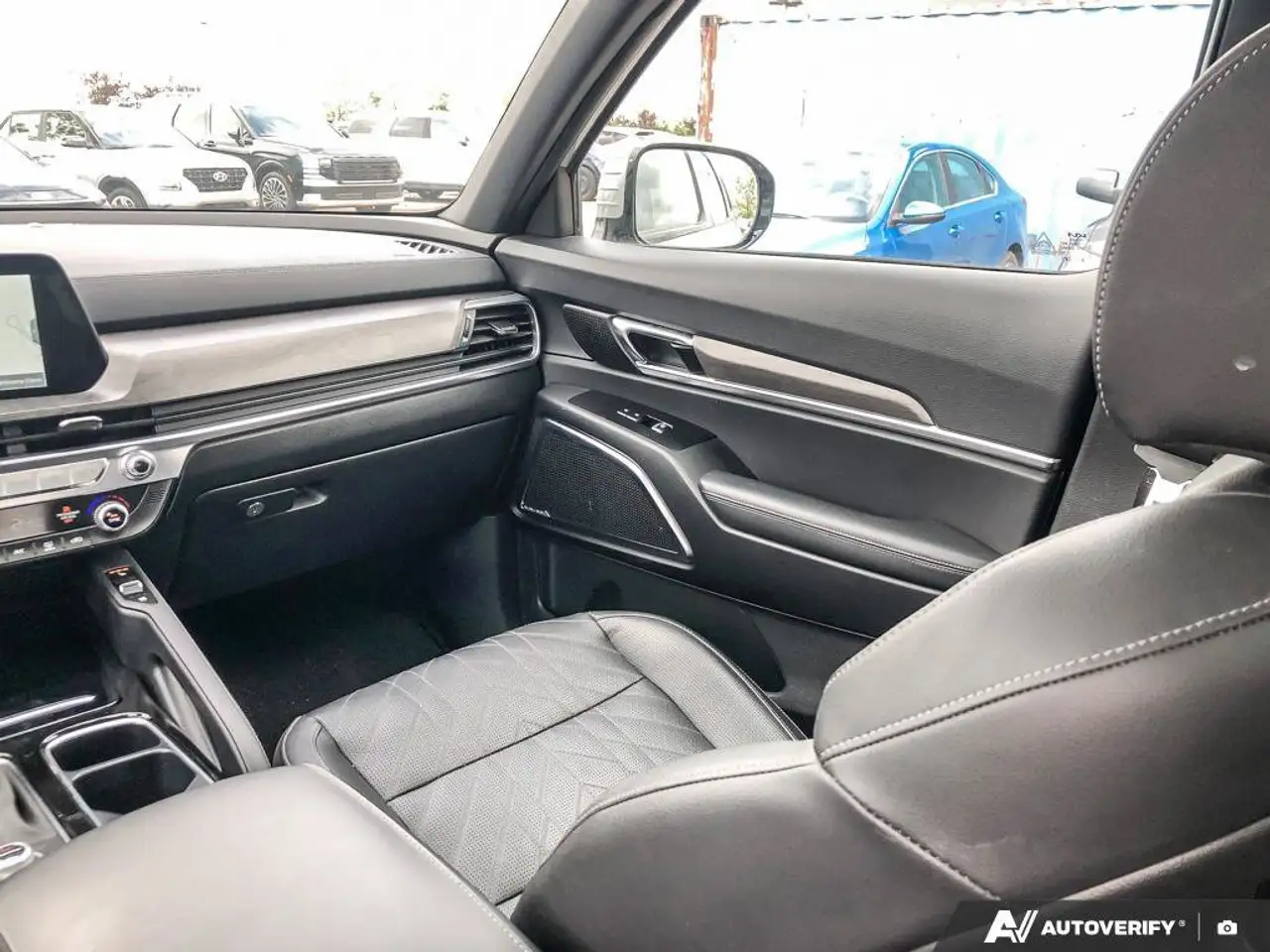 Kia Telluride снимка Kia Telluride