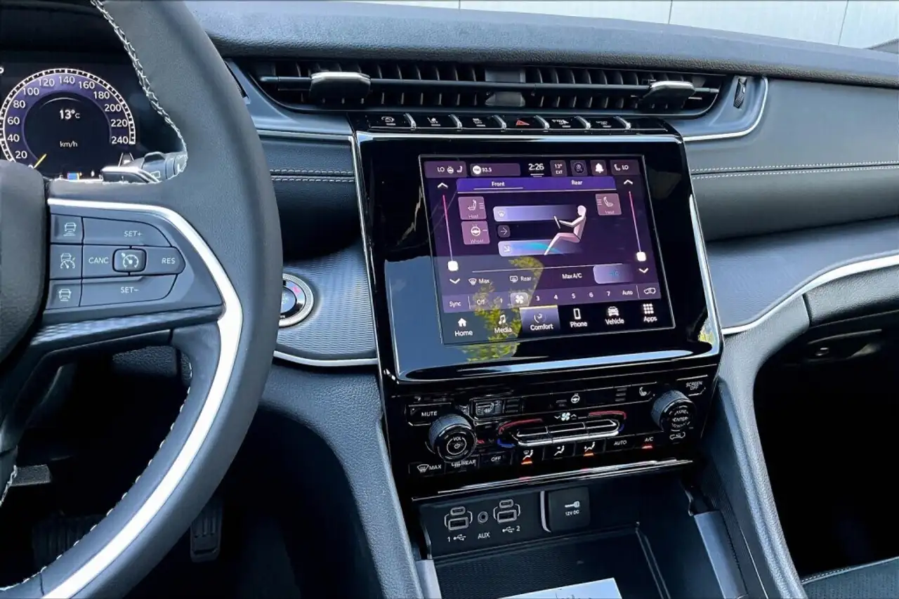 Jeep Grand Cherokee снимка Jeep Grand Cherokee