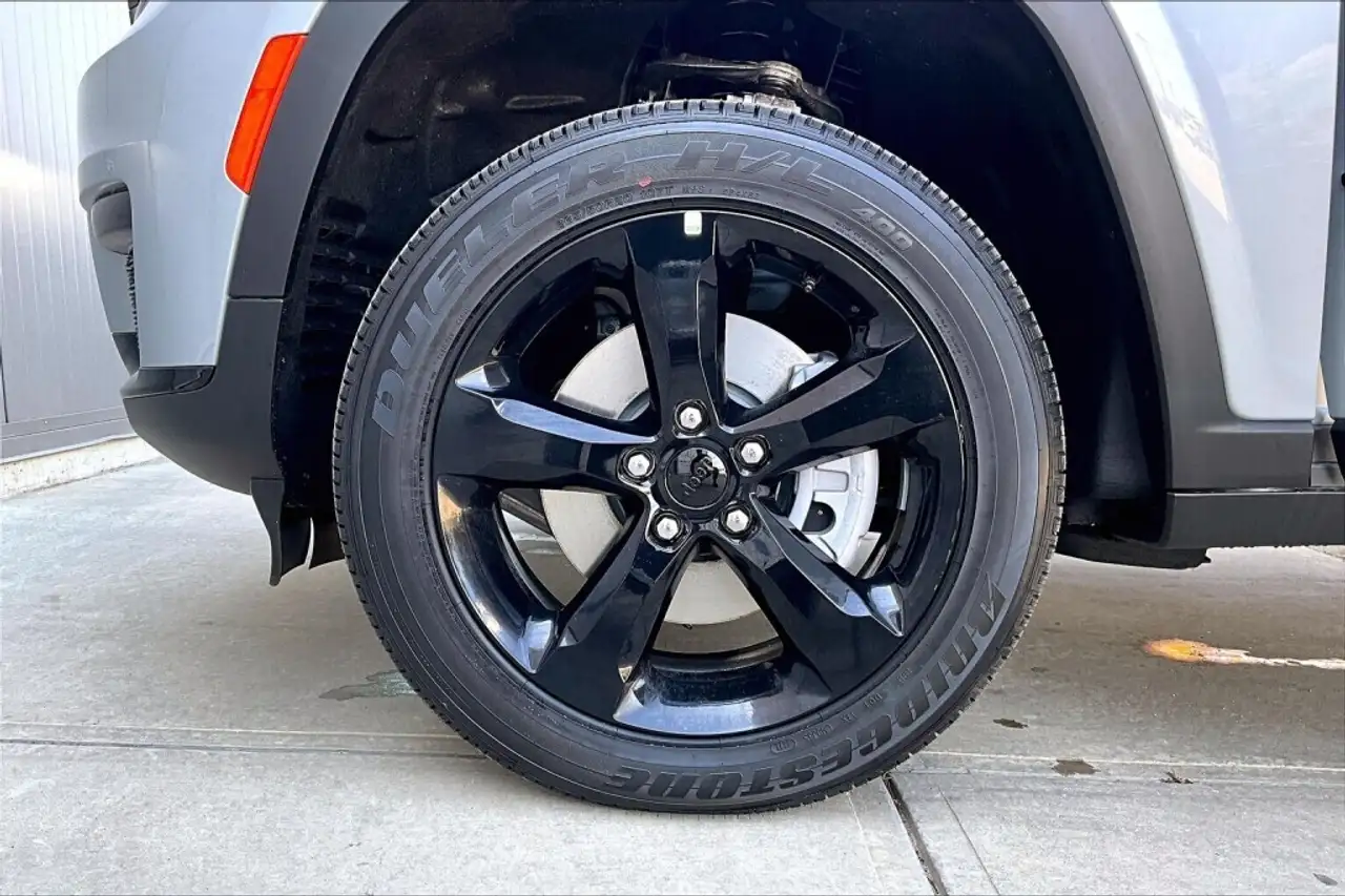 Jeep Grand Cherokee снимка Jeep Grand Cherokee