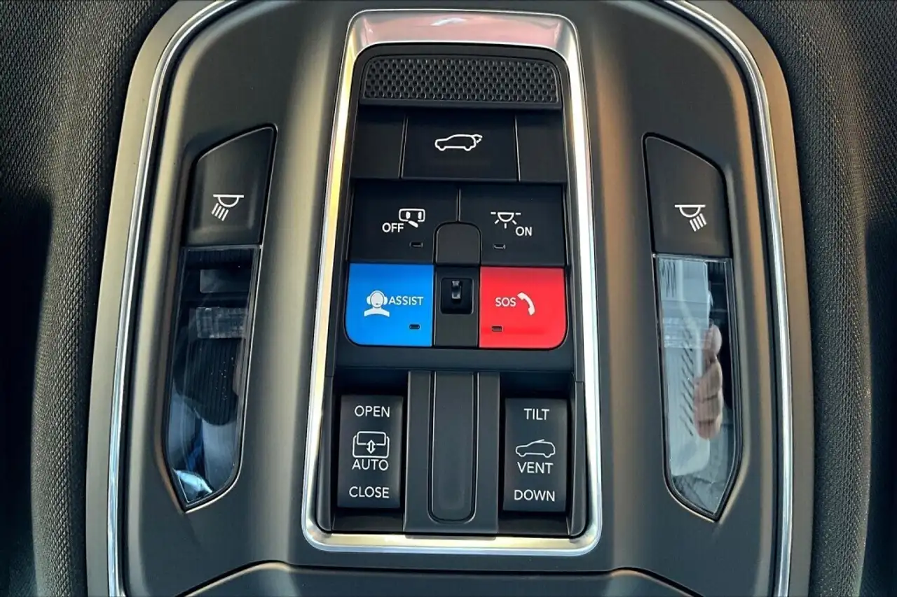 Jeep Grand Cherokee снимка Jeep Grand Cherokee