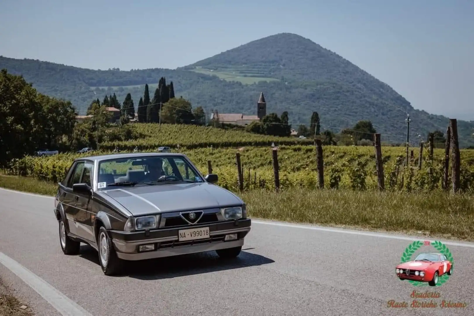 Alfa Romeo 75 2.0 ts Gris - 1