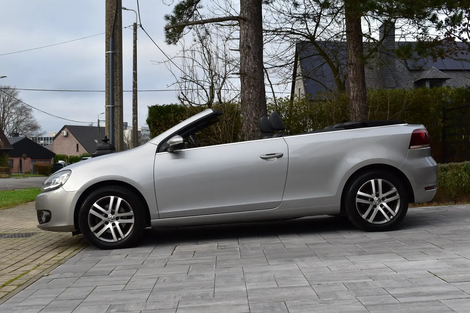 Volkswagen Golf Cabriolet 1.2 TSI ** GPS ** XENON ** SGS CHAUFFANT** GARANTI Gris - 2