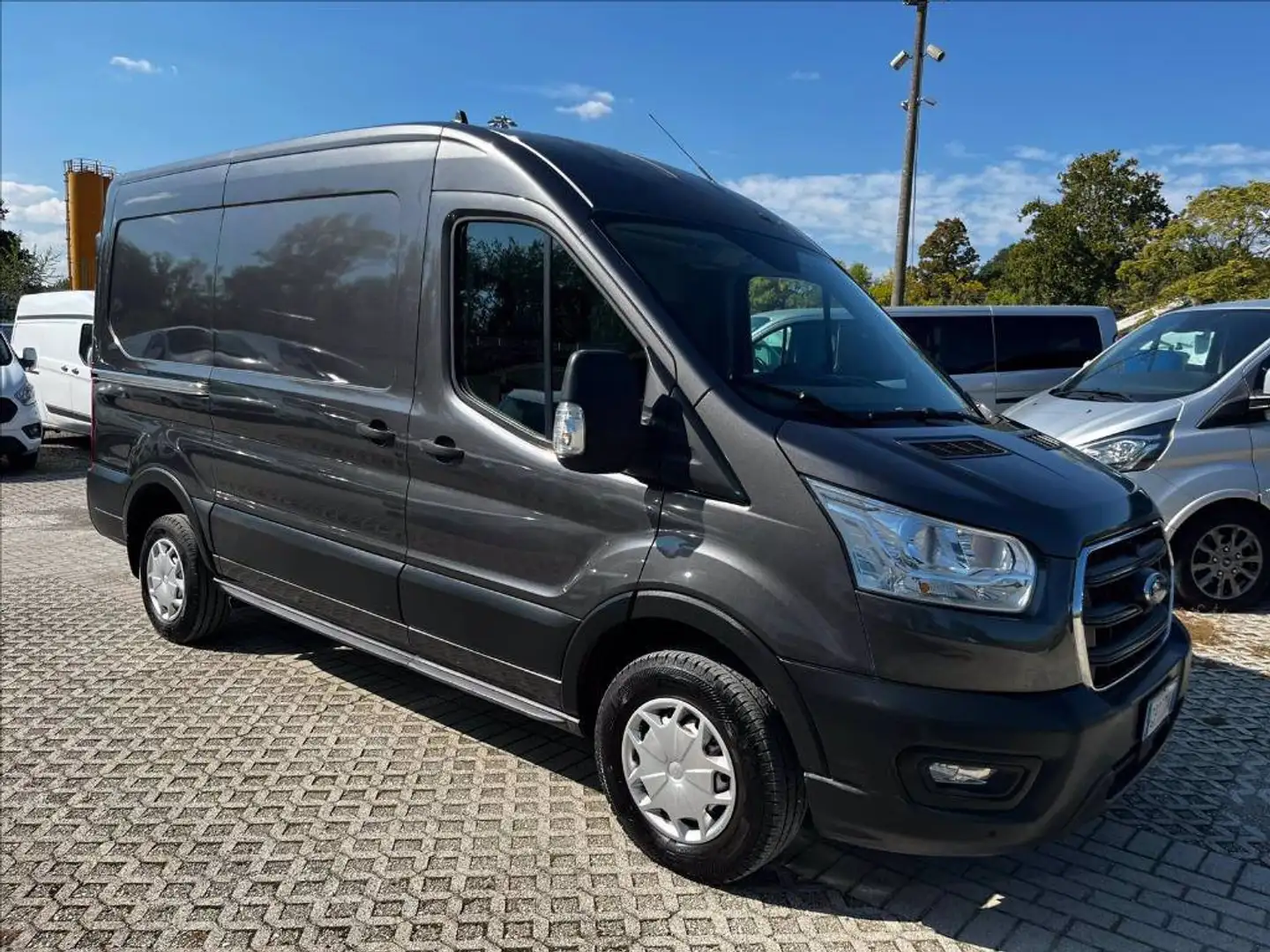 Ford Transit 310 2.0 tdci 130cv trend L2H2 E6 Gris - 1