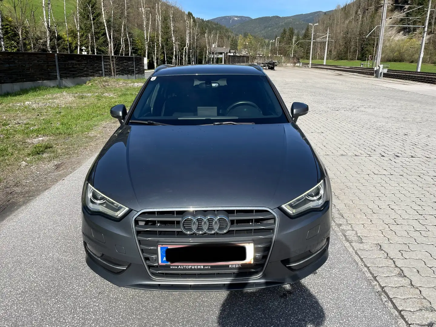 Audi A3 Audi A3 Sportback 1,6 TDI Grau - 1