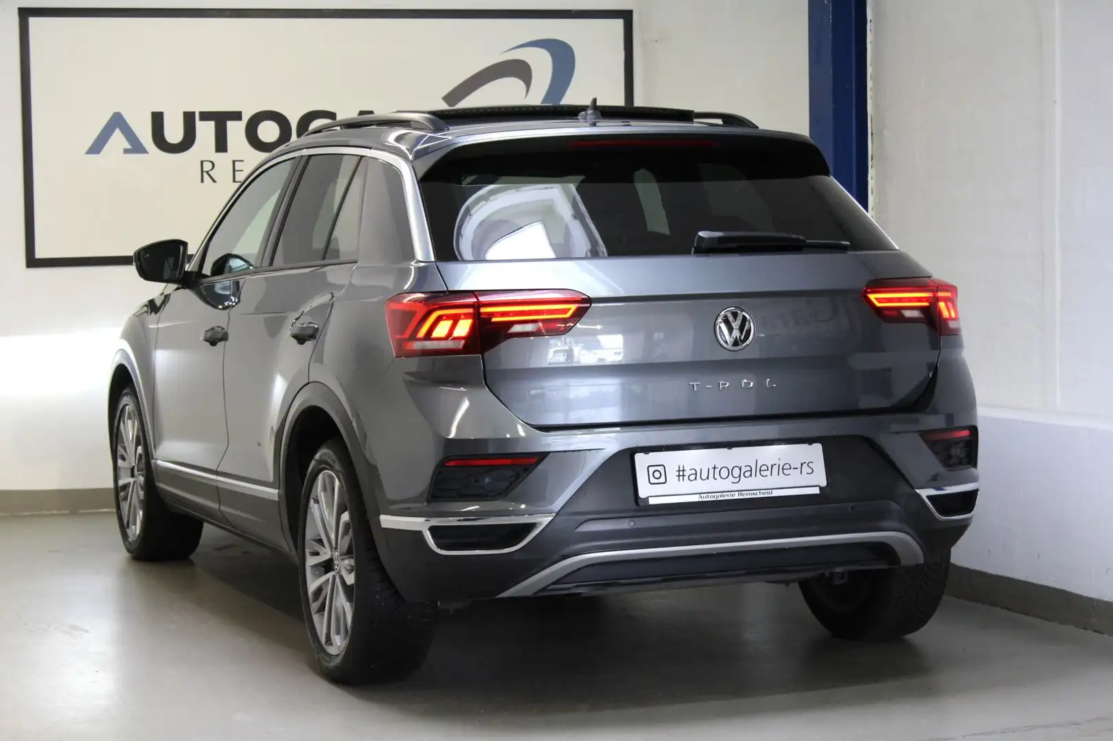Volkswagen T-Roc 1.5 TSI DSG Sport*VIRTUAL*PANO*ACC*1.HAND* Grau - 1