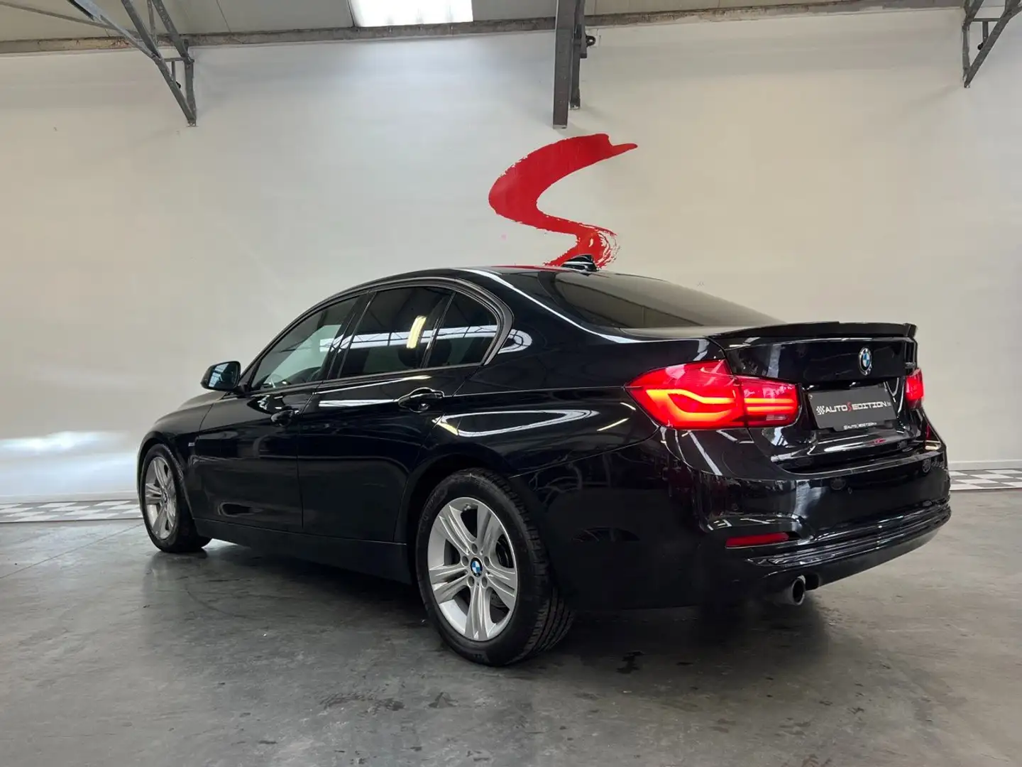 BMW 318 318 D SPORTLINE Zwart - 2