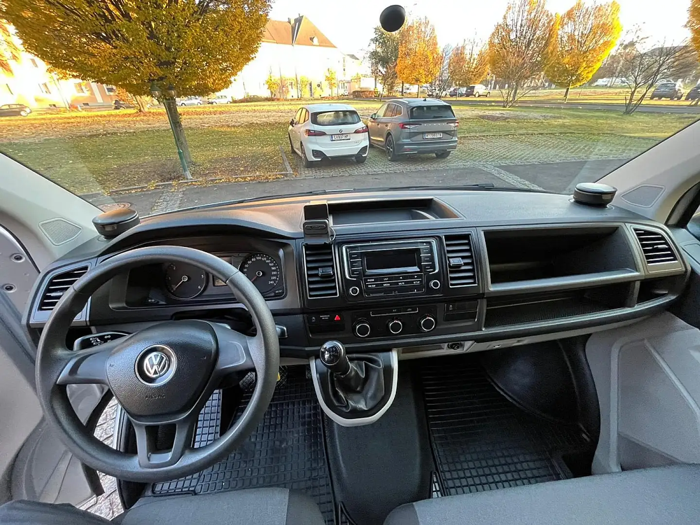 Volkswagen T6 Kasten LR HK 2,0 TDI BMT Parkpilot Komfortsi... Argent - 2