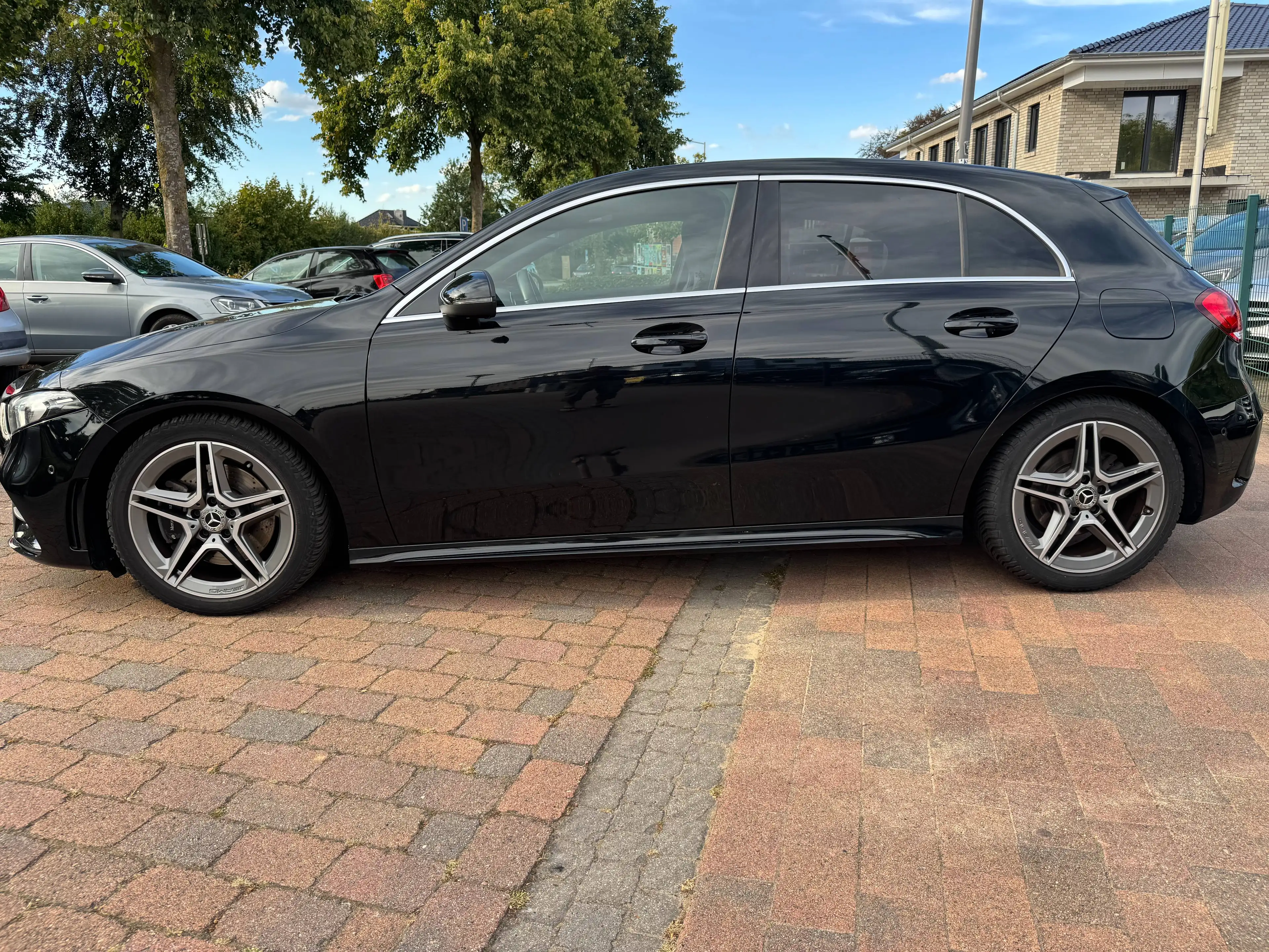 Mercedes-Benz A 220 A 220 AMG - 4Matic-Automatik-NAV-Shzg-LED-PDC-UVM — photo 9