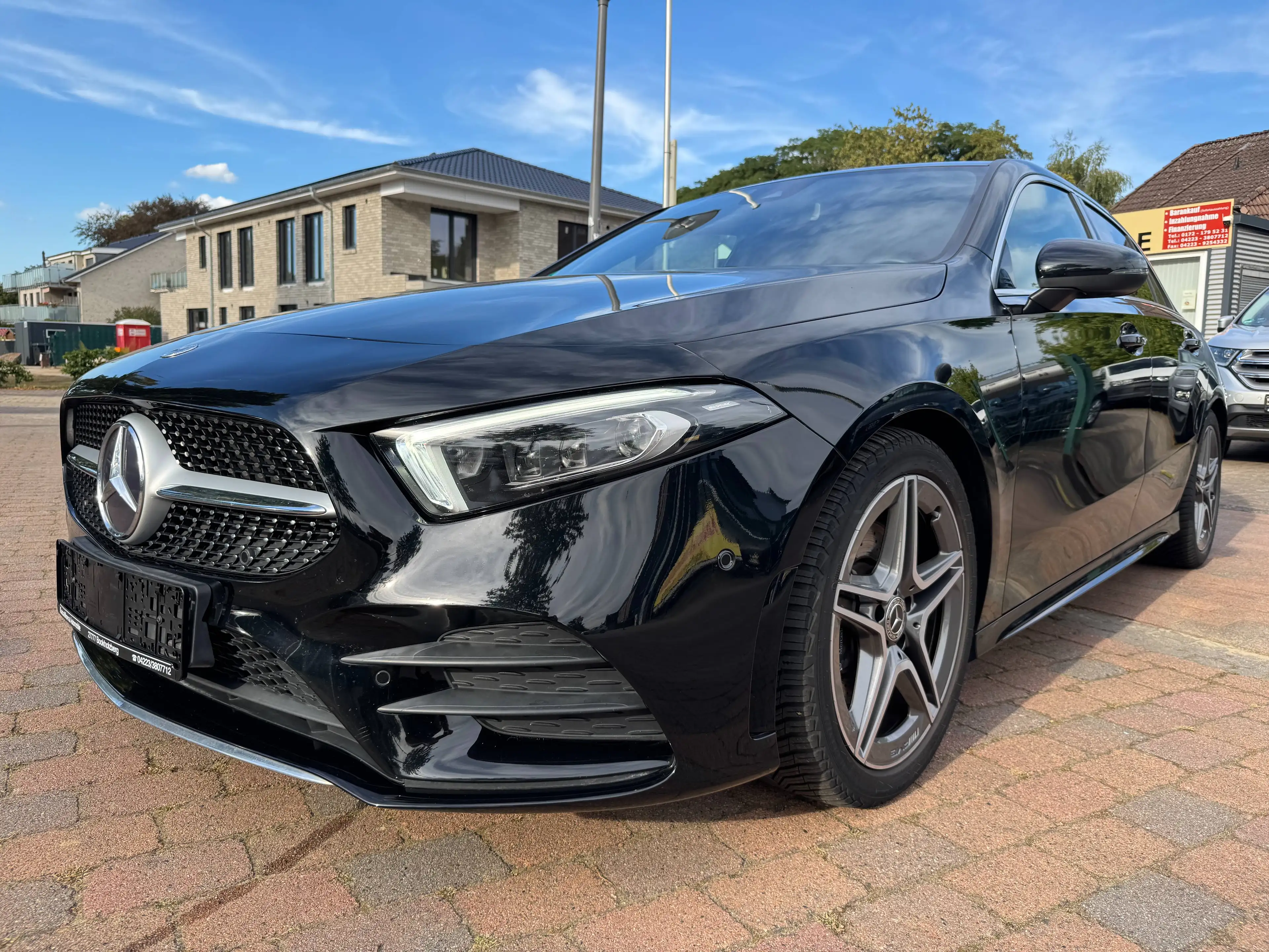 Mercedes-Benz A 220 A 220 AMG - 4Matic-Automatik-NAV-Shzg-LED-PDC-UVM
