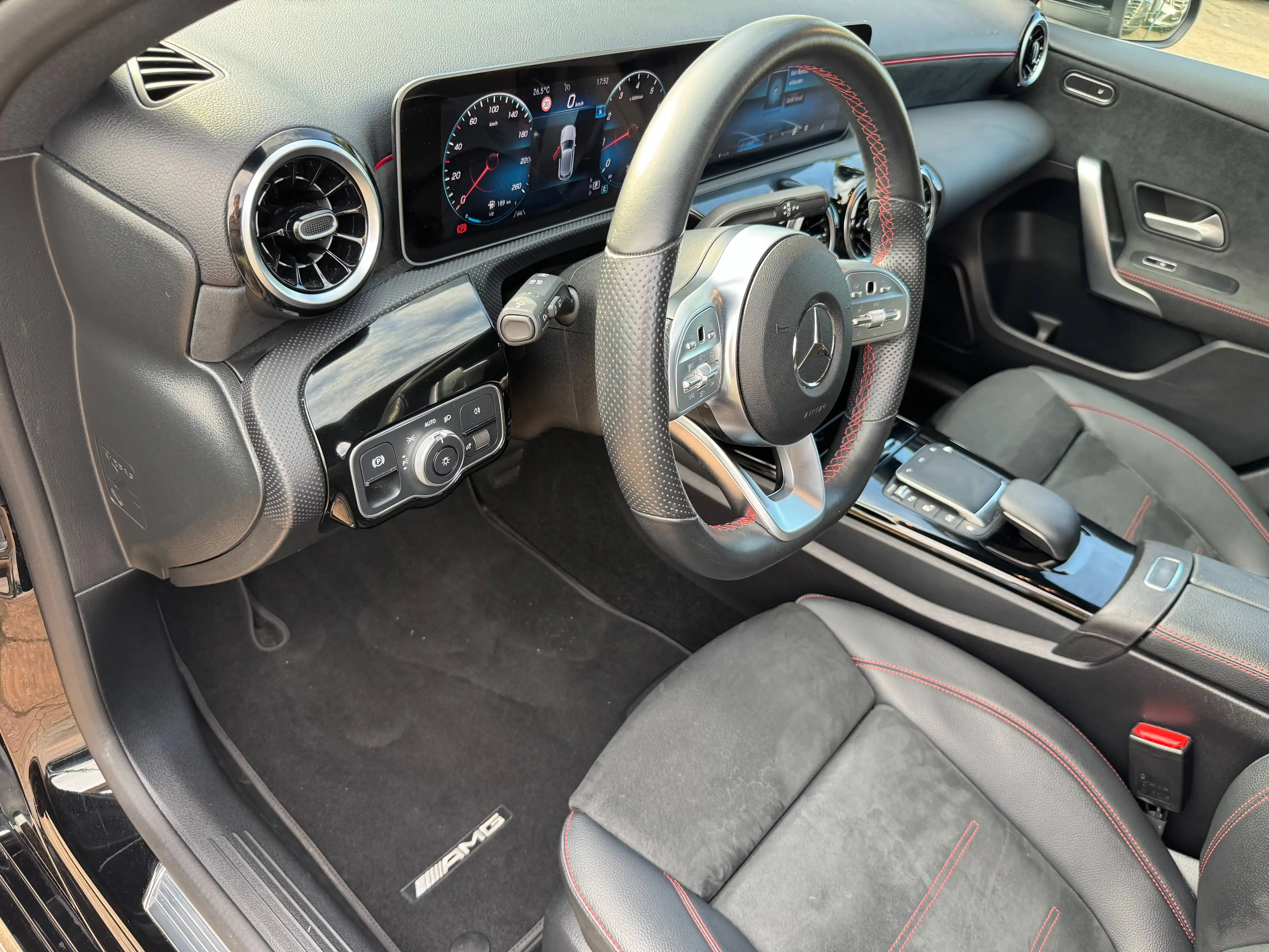 Mercedes-Benz A 220 A 220 AMG - 4Matic-Automatik-NAV-Shzg-LED-PDC-UVM — photo 13