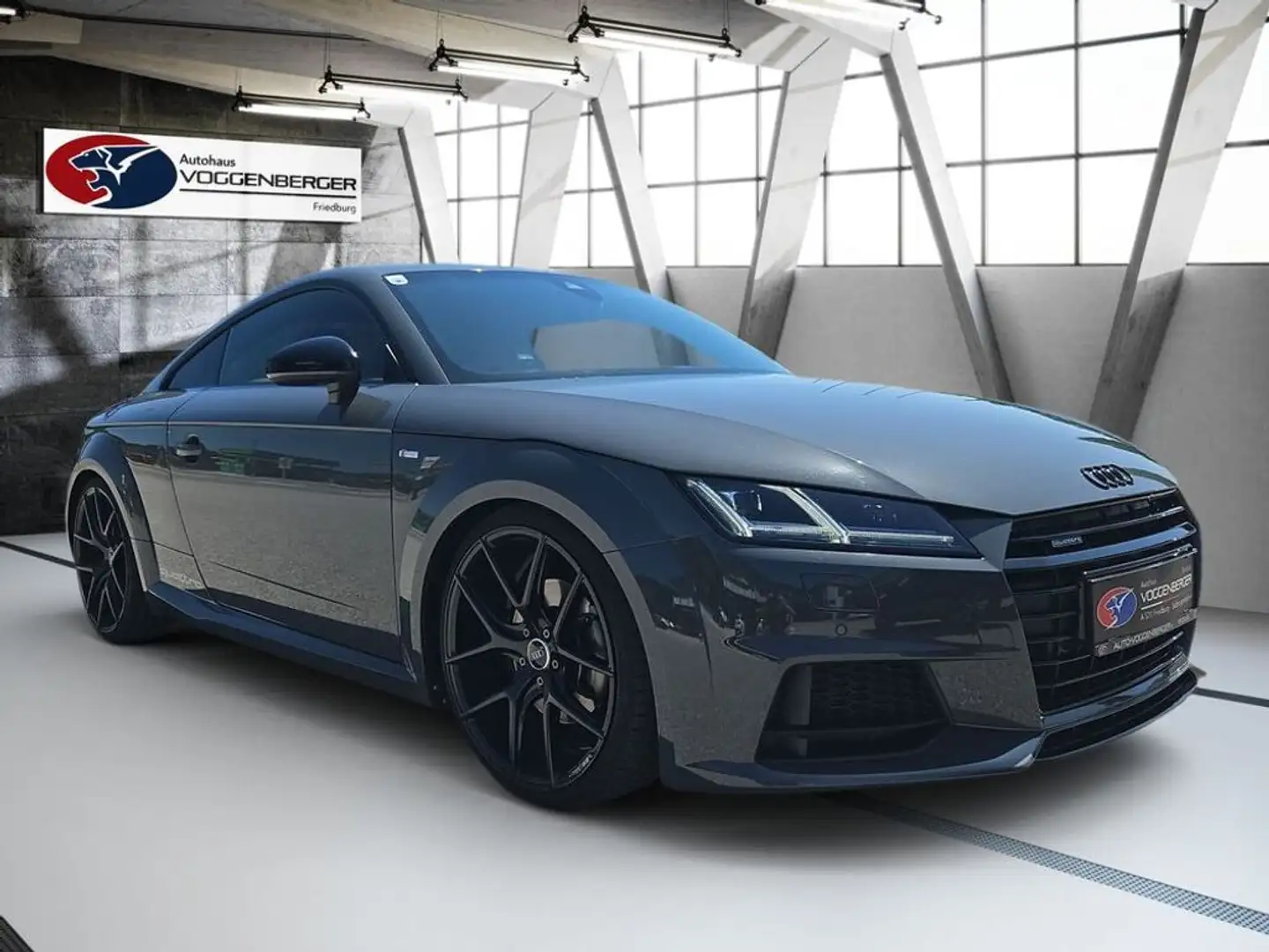 Audi TT 2.0 TFSI Coupe quattro Grijs - 2