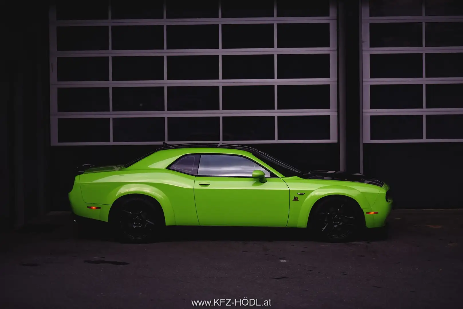 Dodge Challenger SRT WIDEBODY EXP € 55.480,- Verde - 2