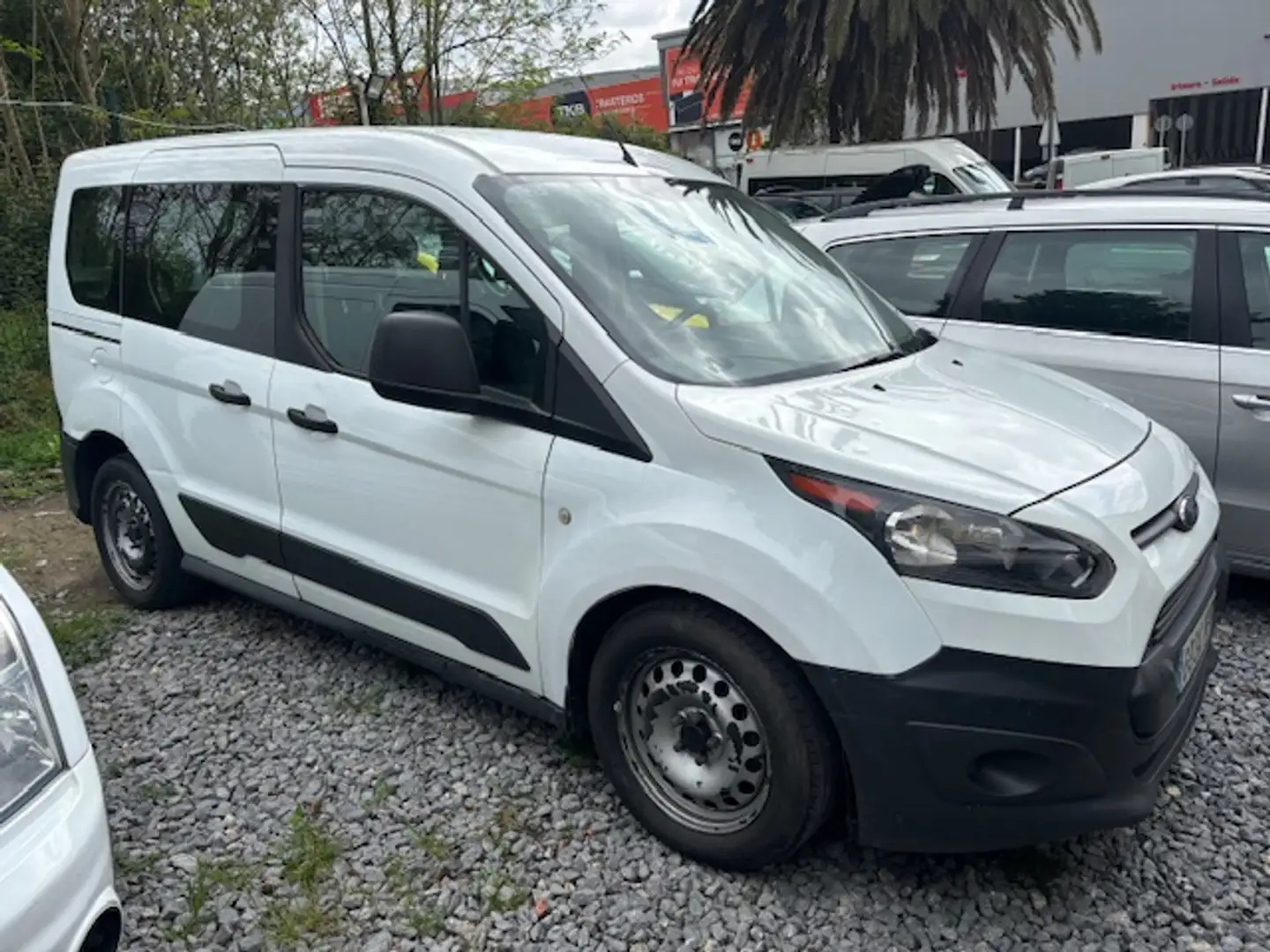 Ford Tourneo Connect 1.5TDCi Titanium 100 Blanco - 2