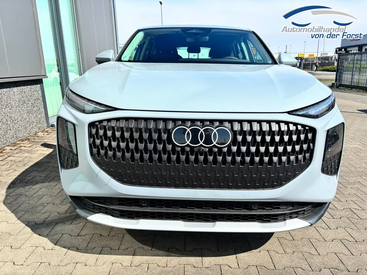 Audi Q3 "Basis" INKL. LIEFERUNG KOSTENLOS & PREISGARANT... 3