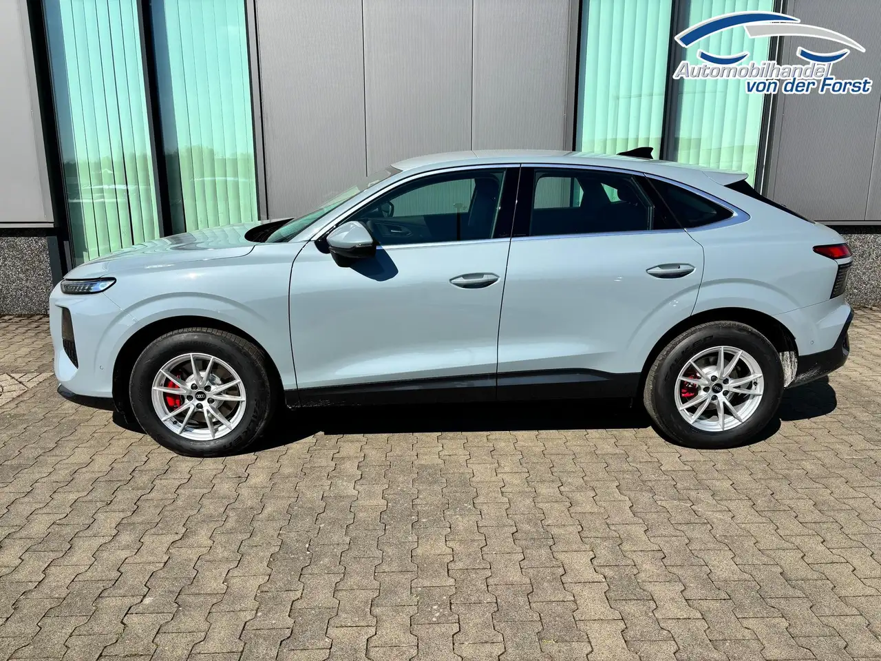 Audi Q3 "Basis" INKL. LIEFERUNG KOSTENLOS & PREISGARANT... 2