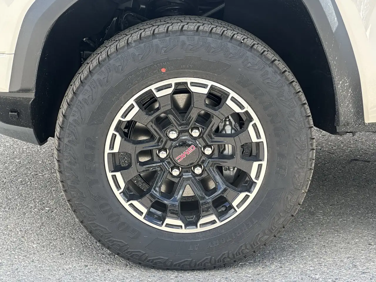 GMC Canyon снимка GMC Canyon