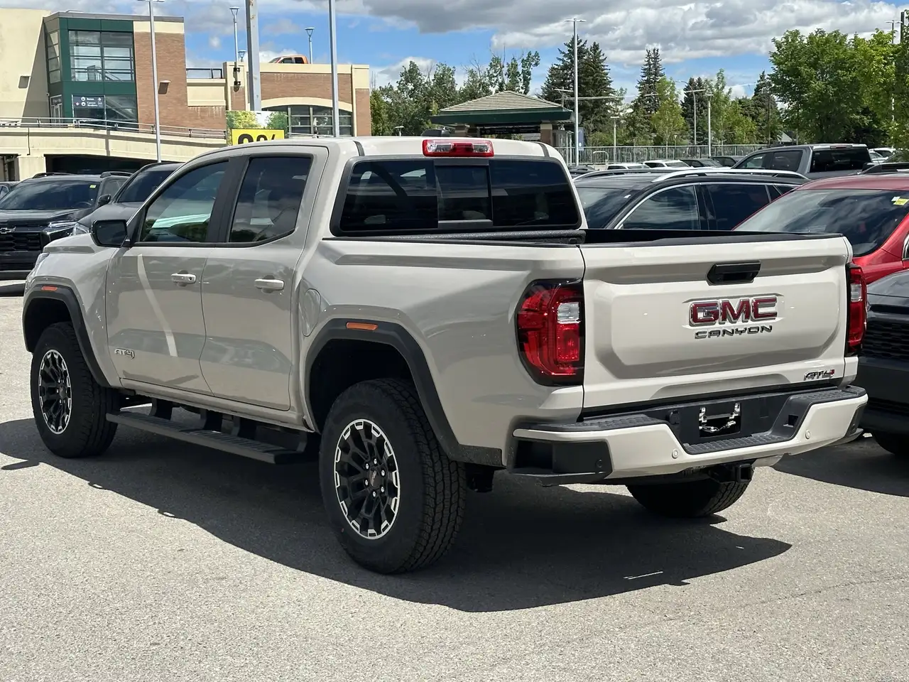 GMC Canyon снимка GMC Canyon