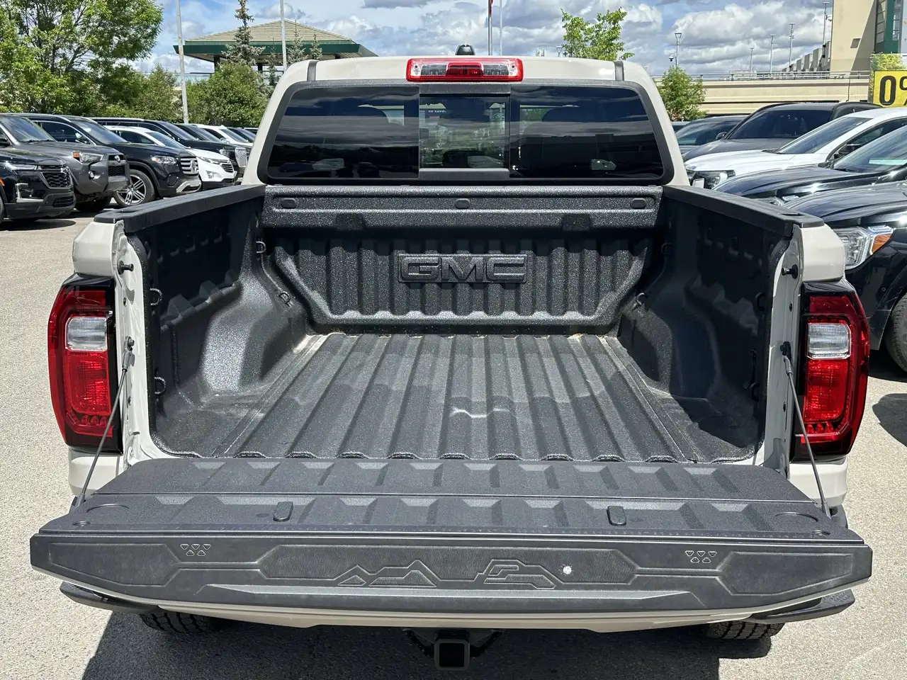 GMC Canyon снимка GMC Canyon