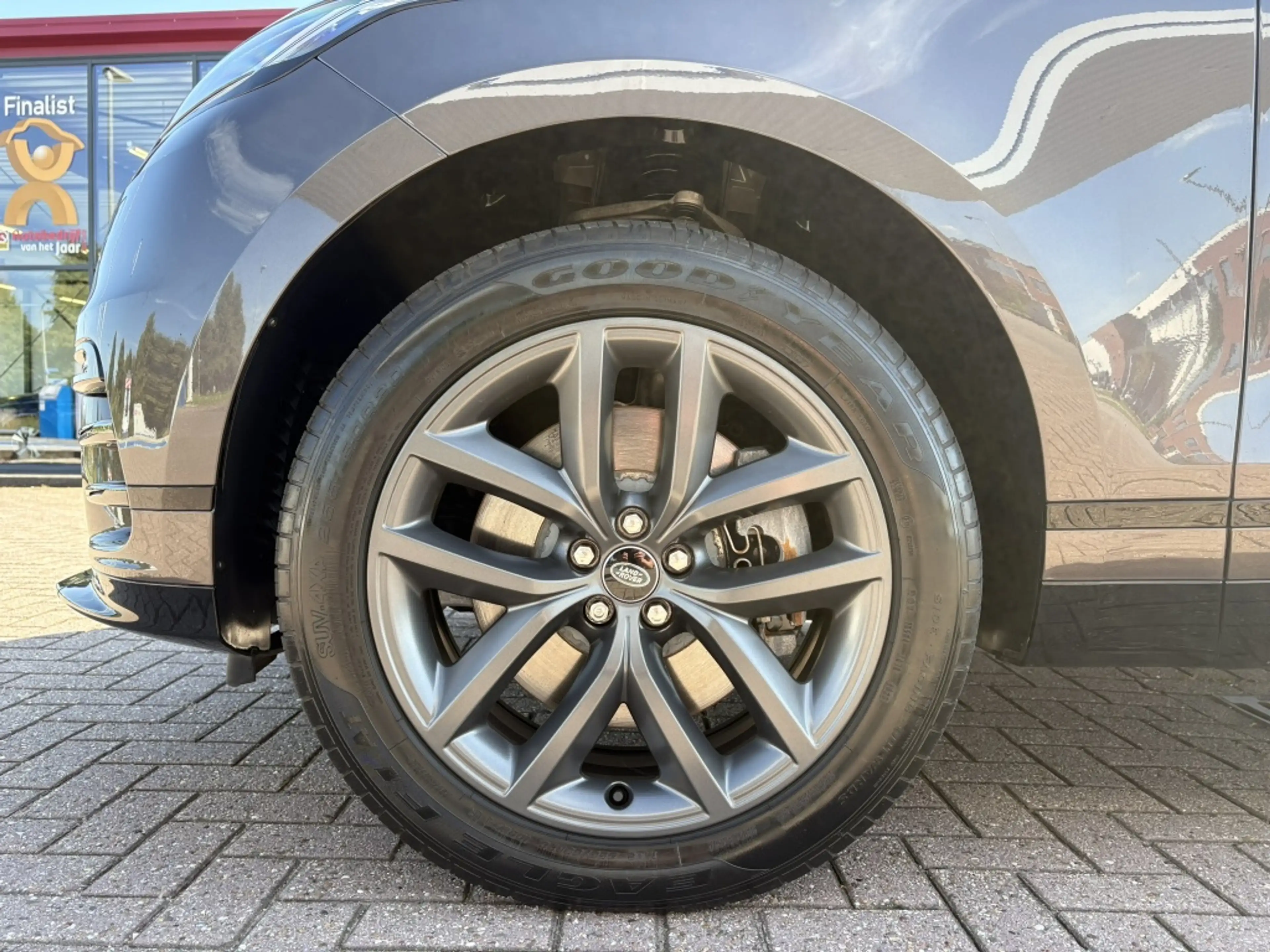Land Rover Range Rover Velar P400e 404pk AWD AUT / PHEV / ACC / Leder / Pano — photo 3