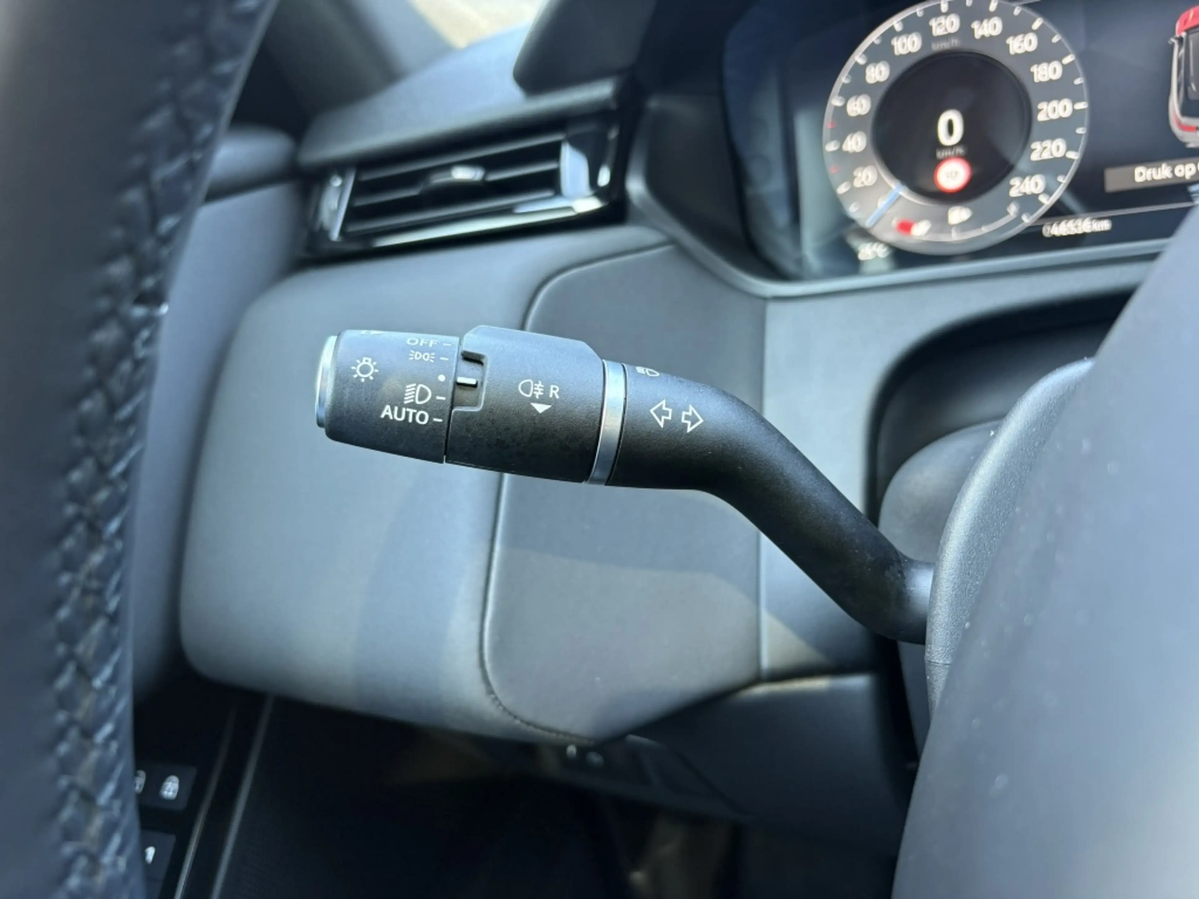 Land Rover Range Rover Velar P400e 404pk AWD AUT / PHEV / ACC / Leder / Pano — photo 12
