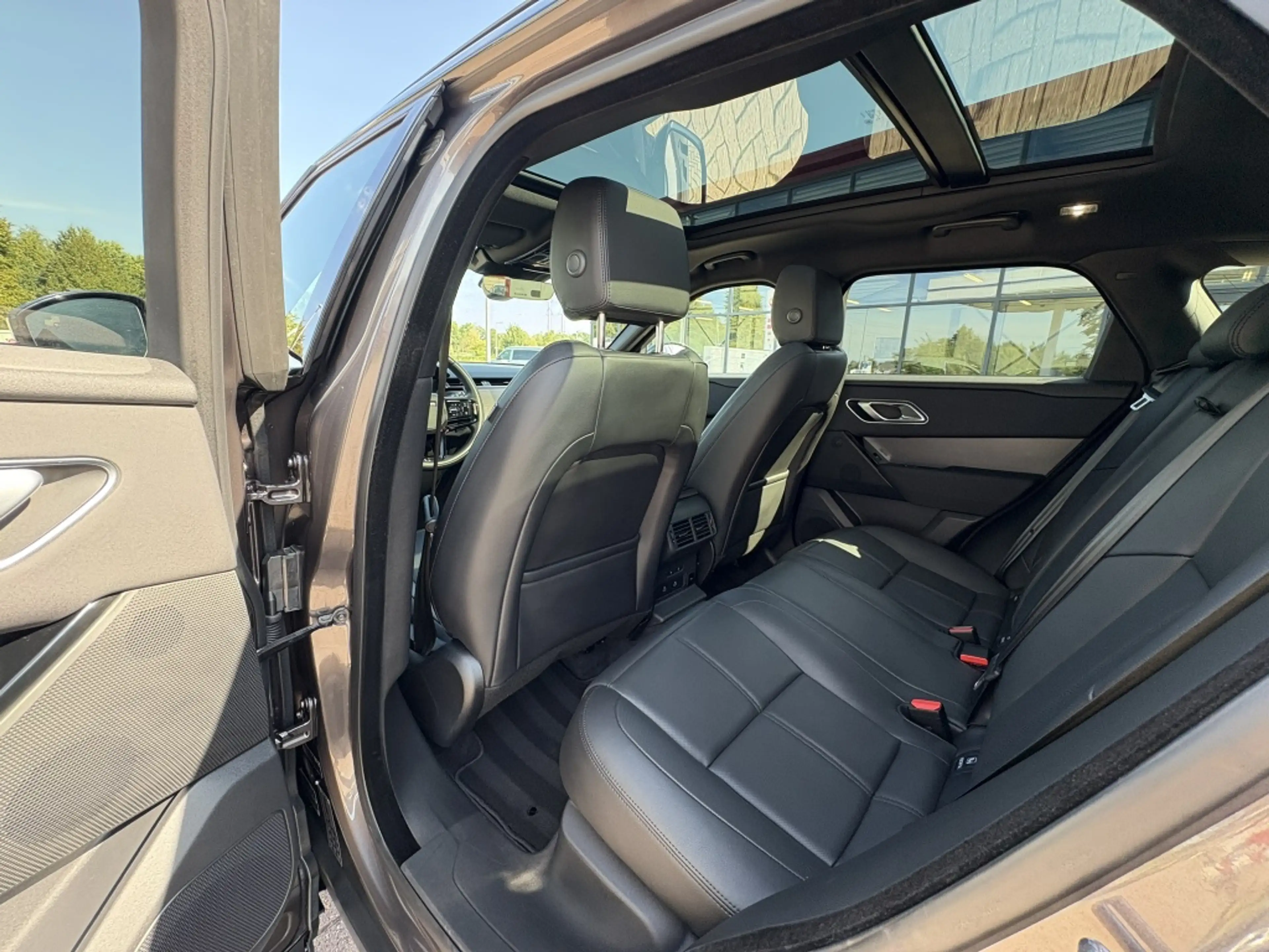 Land Rover Range Rover Velar P400e 404pk AWD AUT / PHEV / ACC / Leder / Pano — photo 4