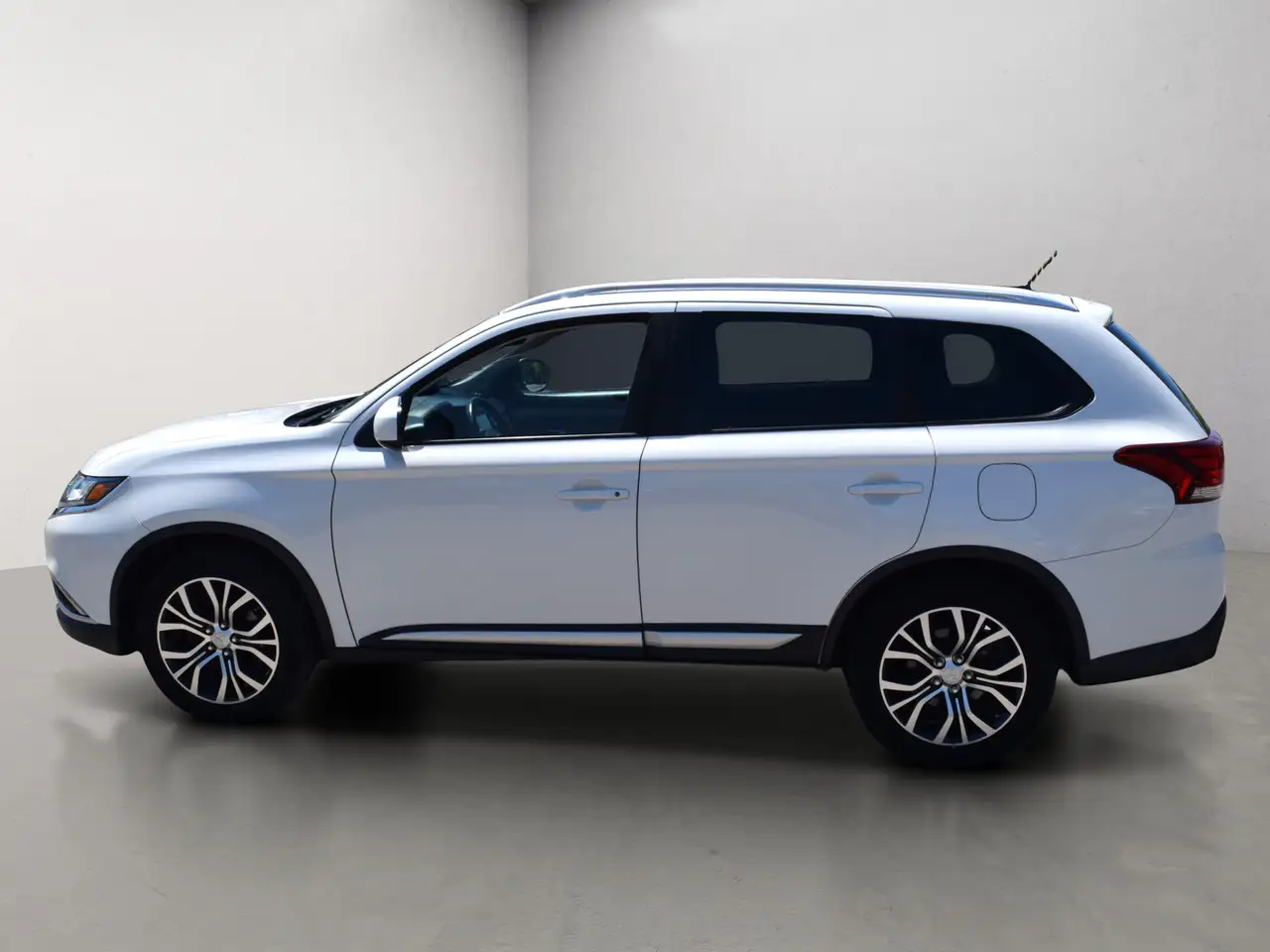 Mitsubishi Outlander fotografie Mitsubishi Outlander