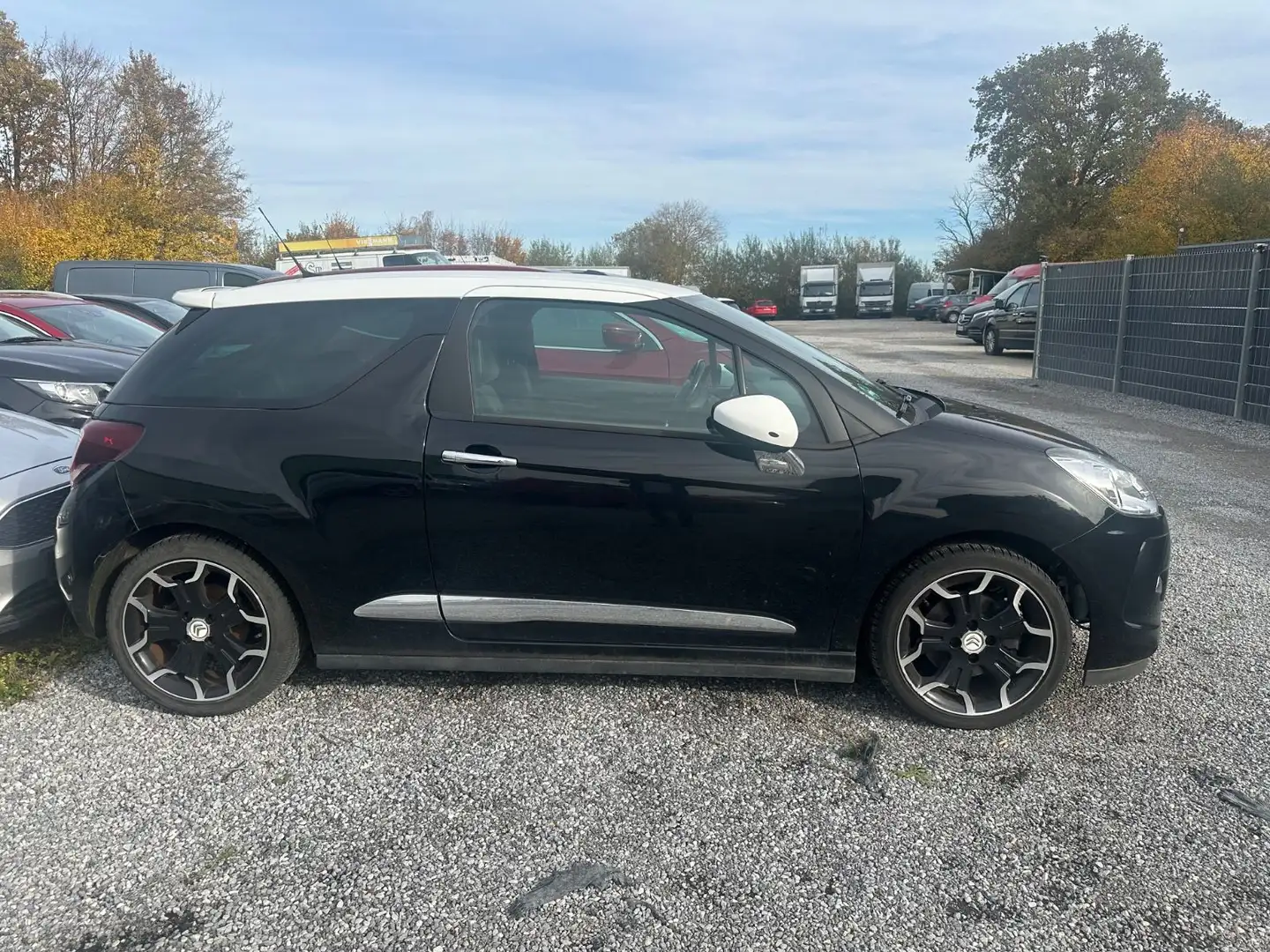 Citroen DS3 DS3 SportChic Schwarz - 1