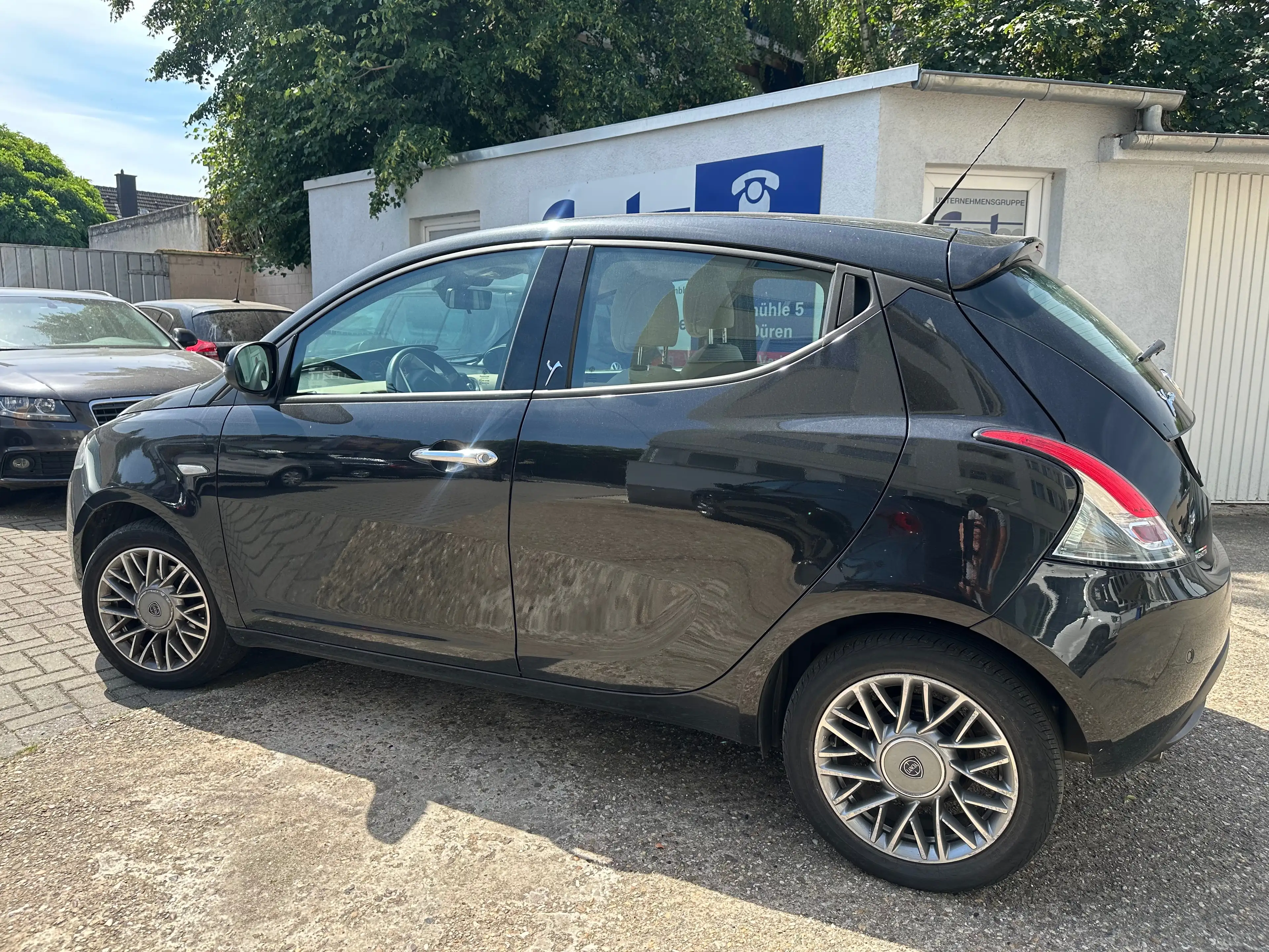Lancia Ypsilon Y 1.2 8v Silver Klima/ PDC — photo 2