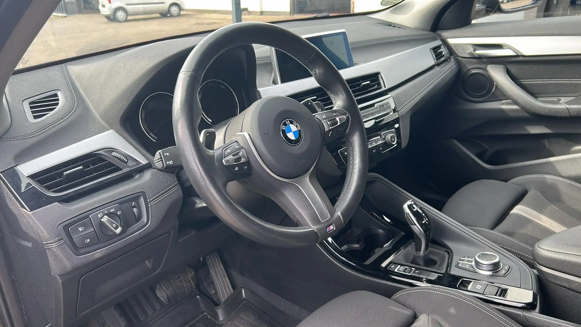BMW X2 sDrive20d Advantage LED SHZ PDC DAB+ KAMERA 140... Schwarz - 2