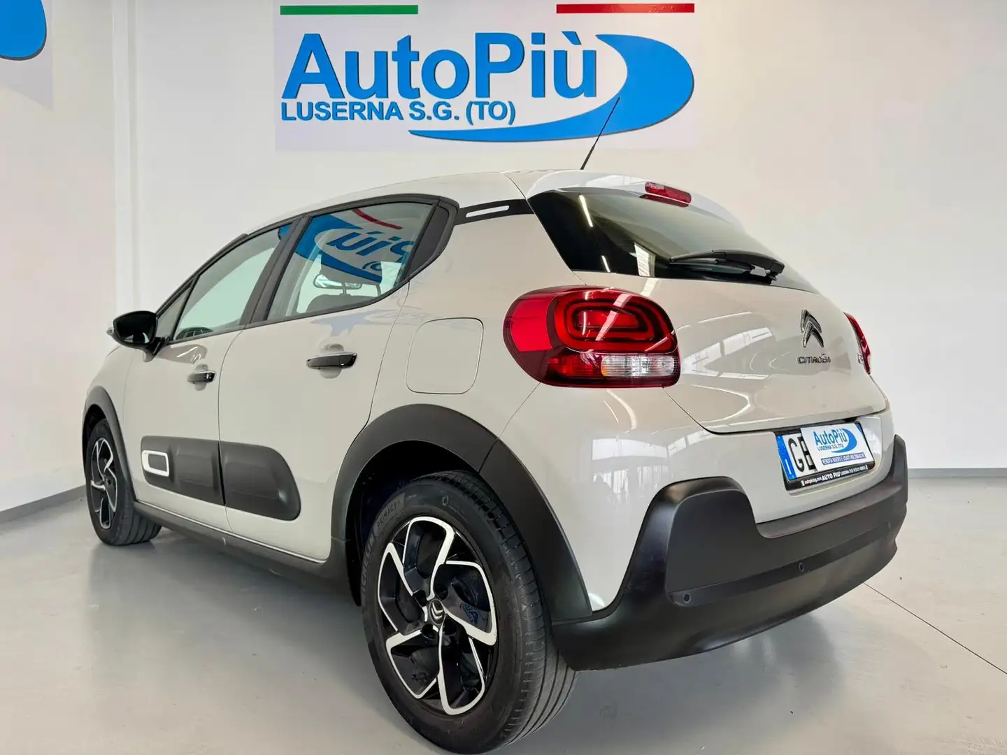 Citroen C3 C3 III 2017 1.2 puretech Shine s Beige - 2