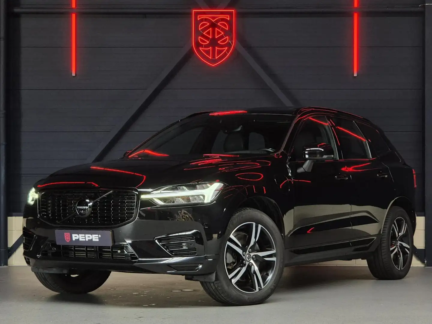 Volvo XC60 T8 Twin Engine AWD R-Design|PANO|TREK|H&K|360 Zwart - 1