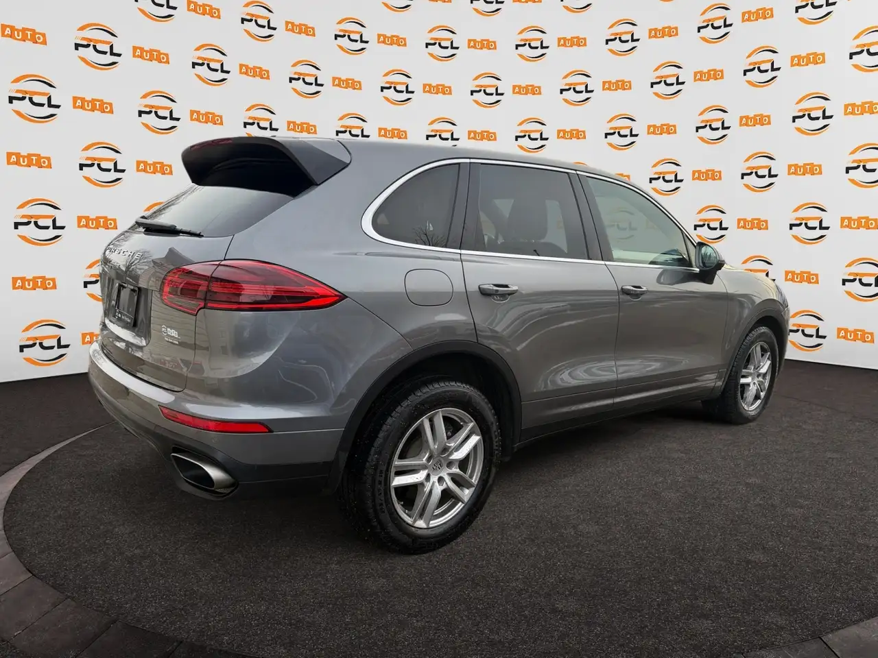 Porsche Cayenne снимка Porsche Cayenne