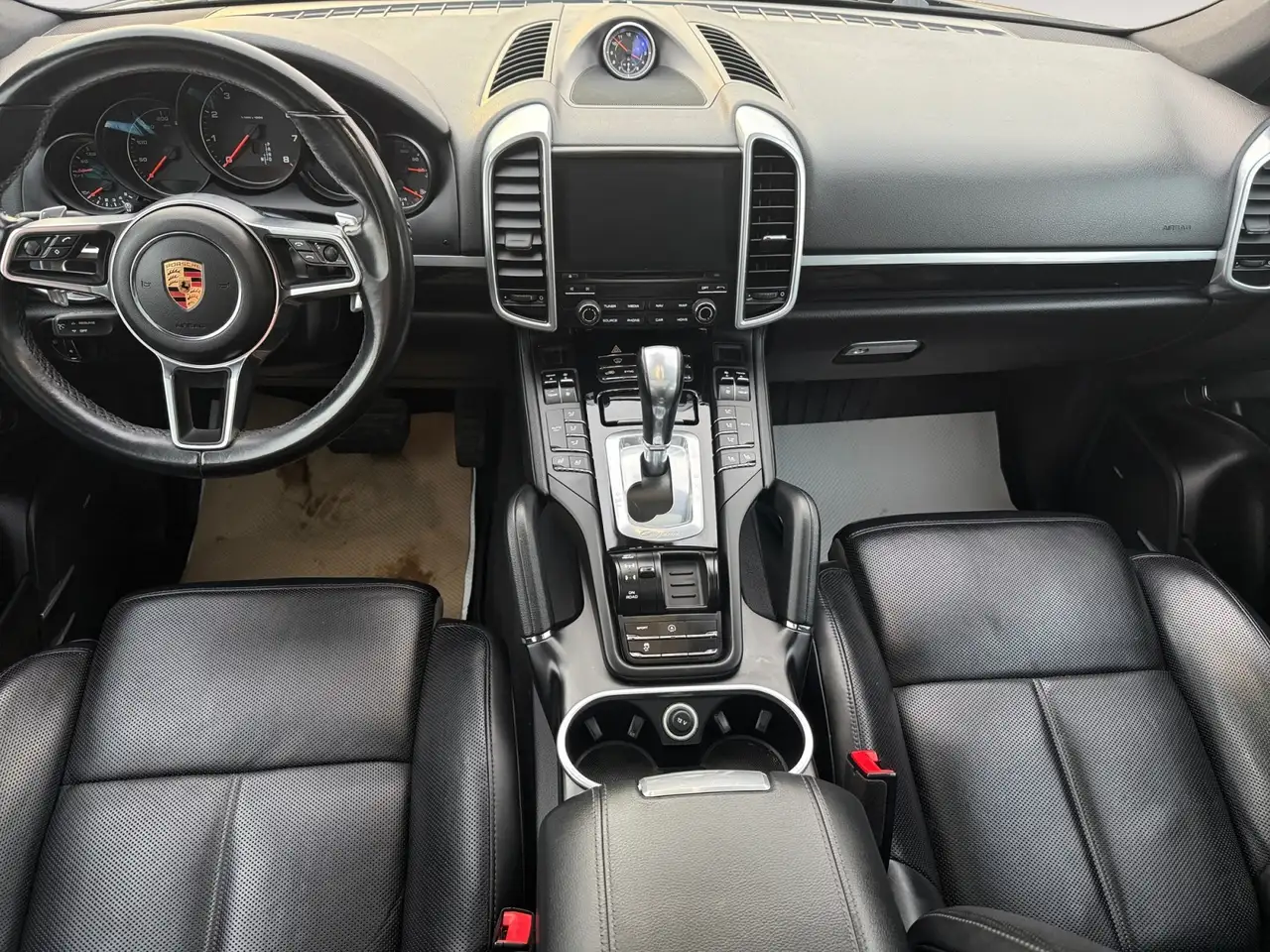 Porsche Cayenne снимка Porsche Cayenne
