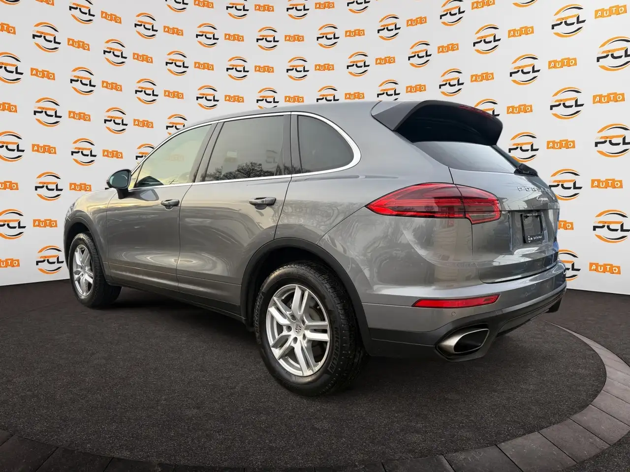 Porsche Cayenne снимка Porsche Cayenne