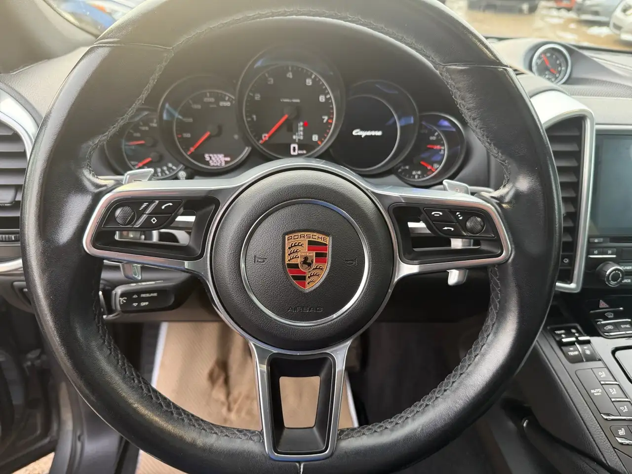 Porsche Cayenne снимка Porsche Cayenne