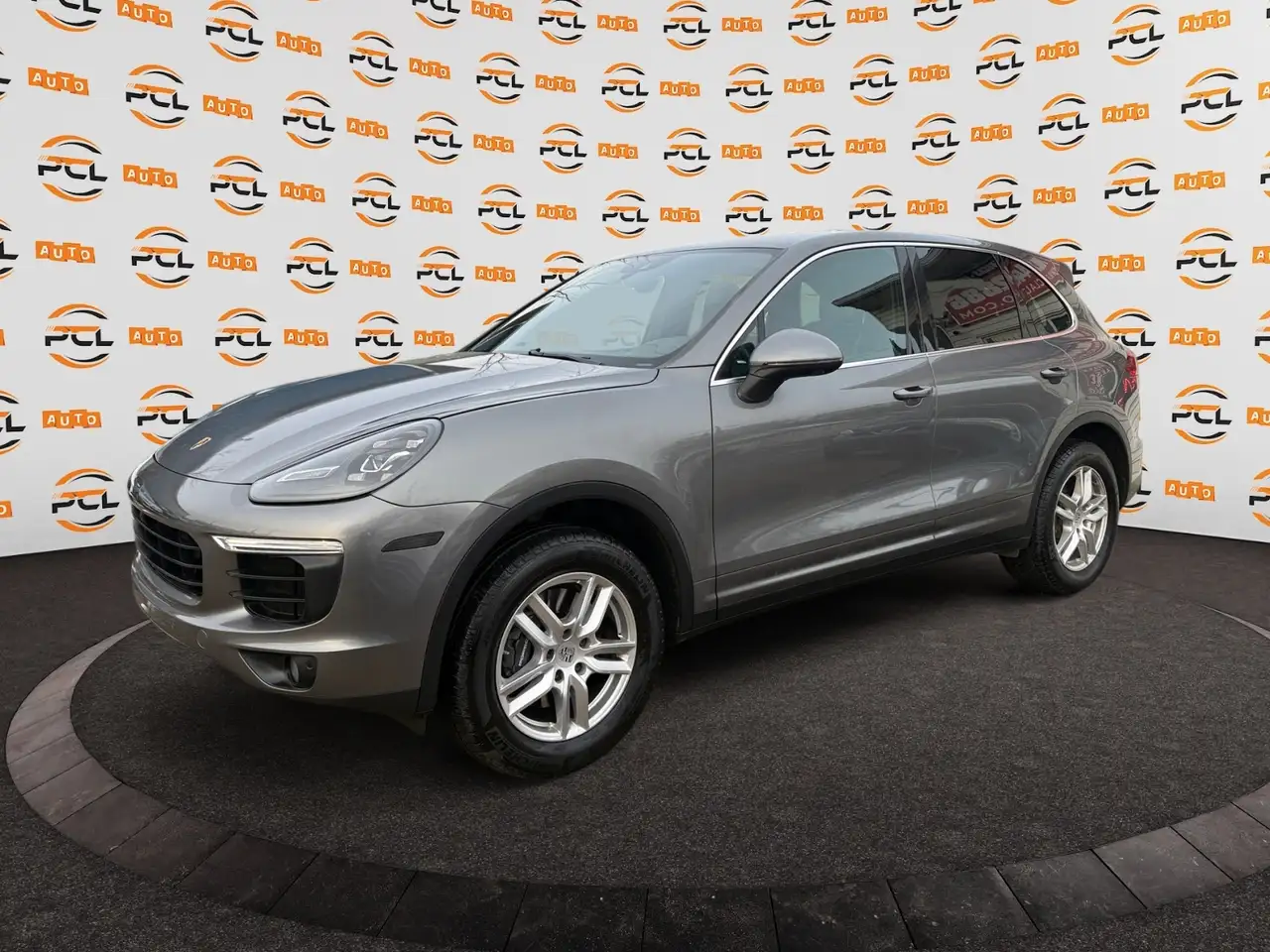 Porsche Cayenne снимка Porsche Cayenne