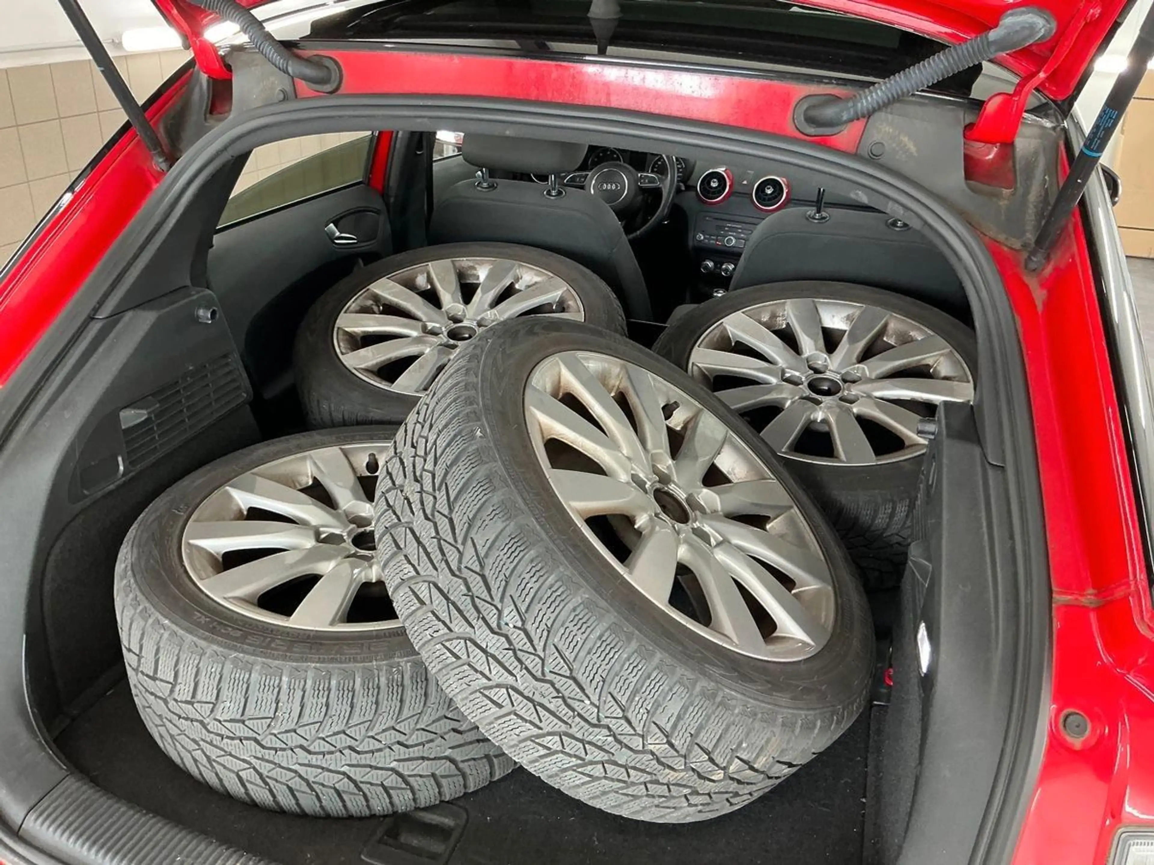 Audi A1 Sportback S-Line *SHZ*PAN*NAV*PDC*XEN*DSP* — photo 13