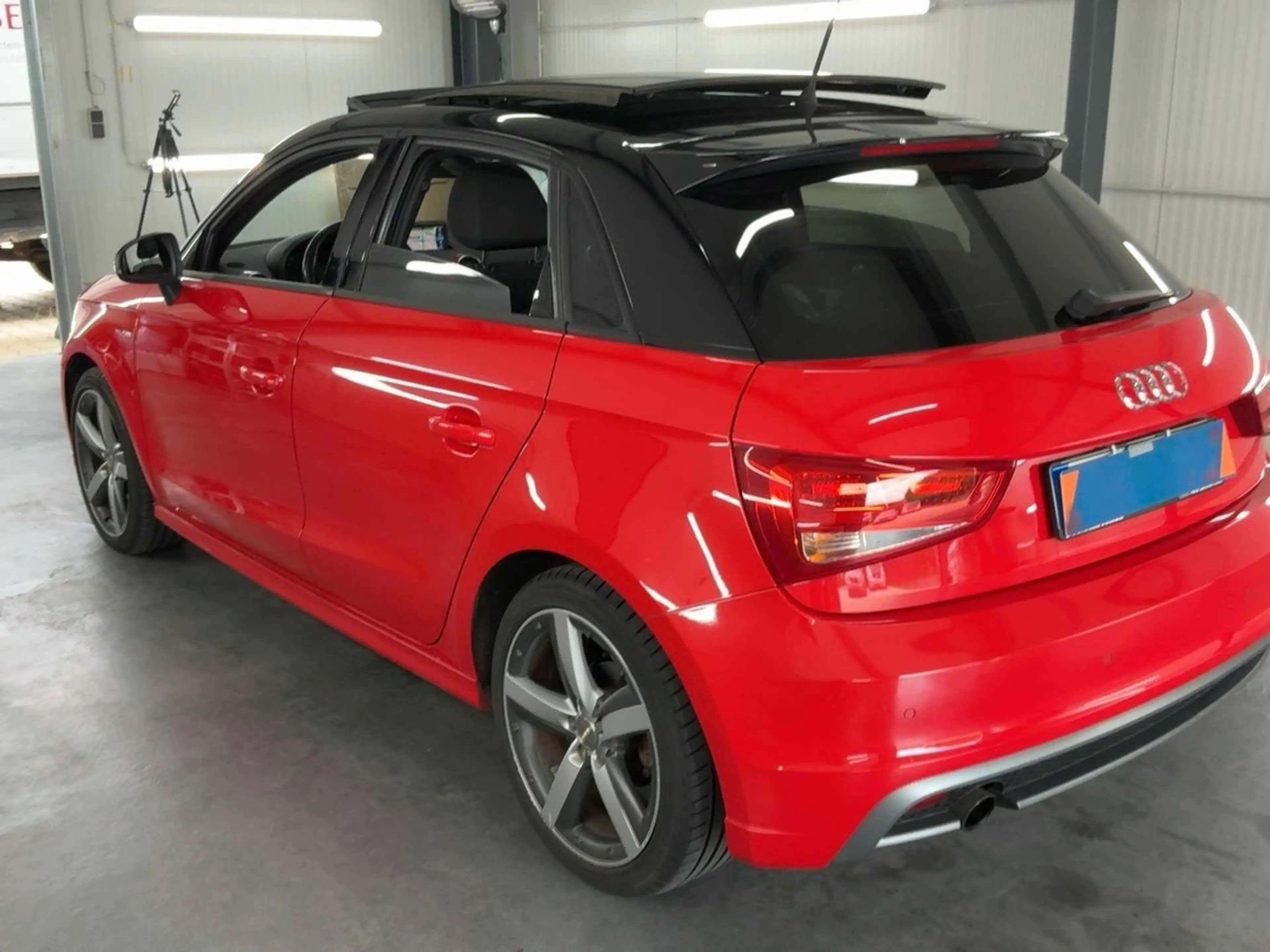 Audi A1 Sportback S-Line *SHZ*PAN*NAV*PDC*XEN*DSP* — photo 5