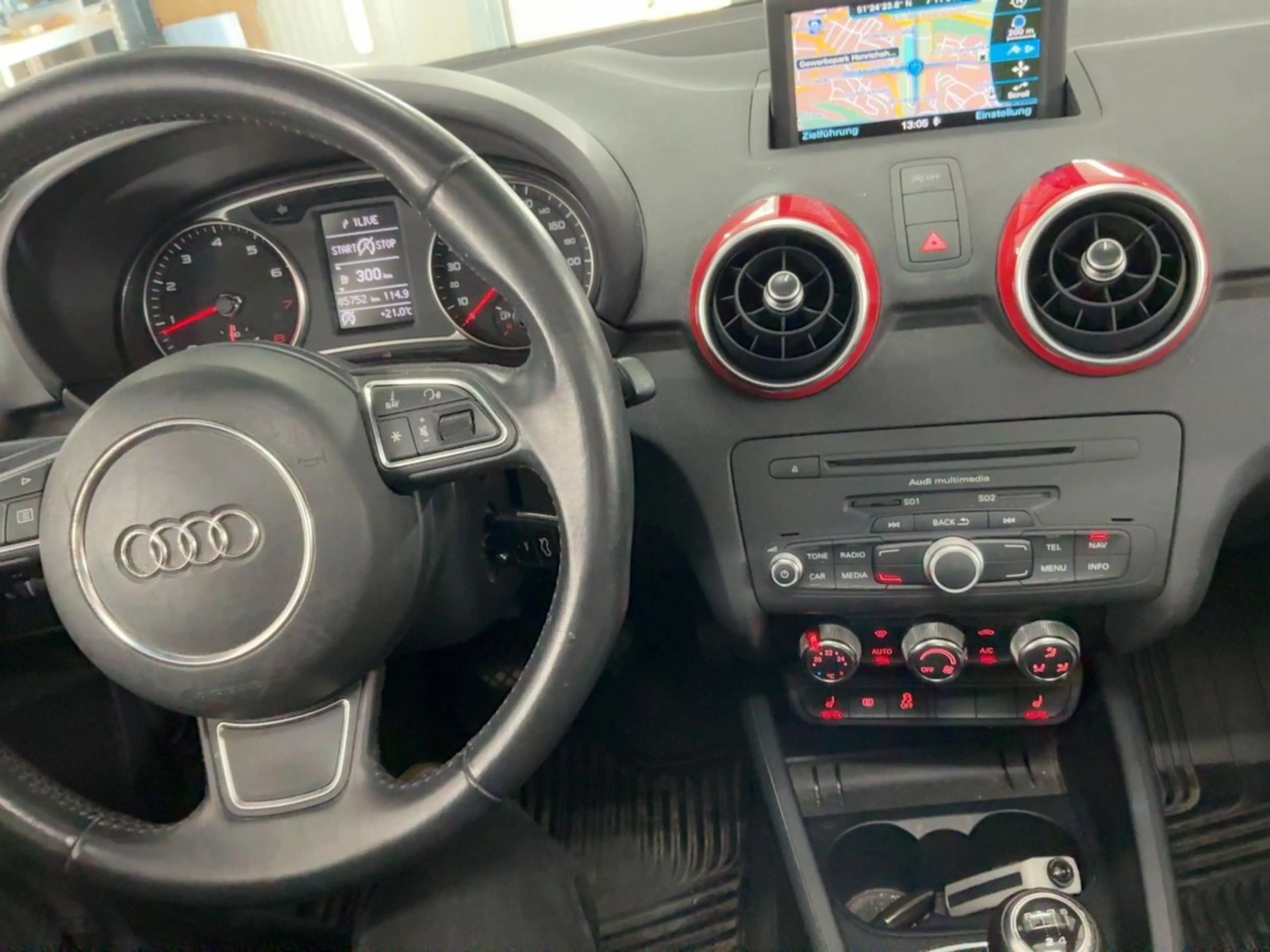 Audi A1 Sportback S-Line *SHZ*PAN*NAV*PDC*XEN*DSP* — photo 10
